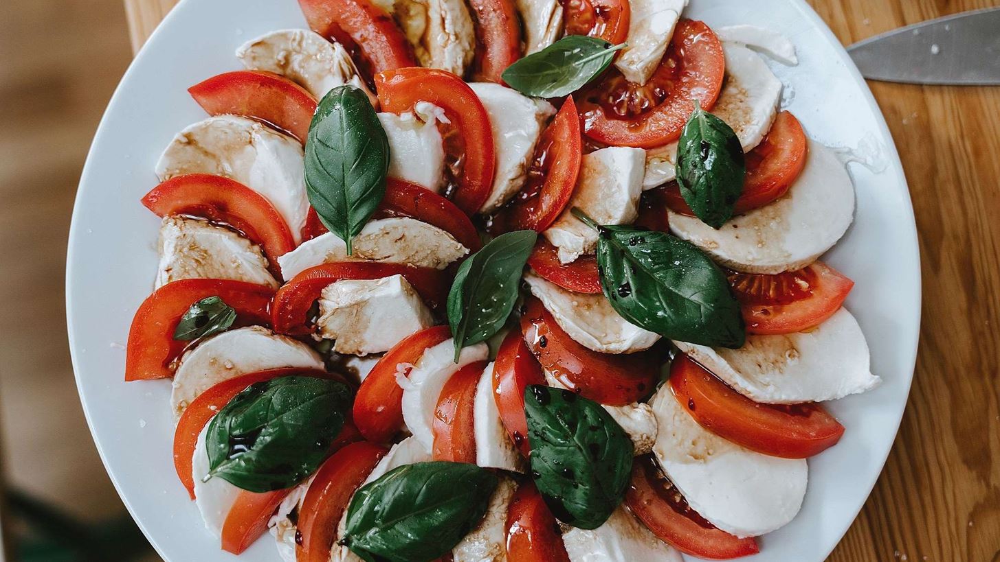 &#x397; &#x3B9;&#x3C3;&#x3C4;&#x3BF;&#x3C1;&#x3AF;&#x3B1;, &#x3B7; &#x3C3;&#x3C5;&#x3BD;&#x3C4;&#x3B1;&#x3B3;&#x3AE; &#x3BA;&#x3B1;&#x3B9; &#x3C4;&#x3B1; &#x3BC;&#x3C5;&#x3C3;&#x3C4;&#x3B9;&#x3BA;&#x3AC; &#x3C4;&#x3B7;&#x3C2; &#x3C4;&#x3AD;&#x3BB;&#x3B5;&#x3B9;&#x3B1;&#x3C2; caprese