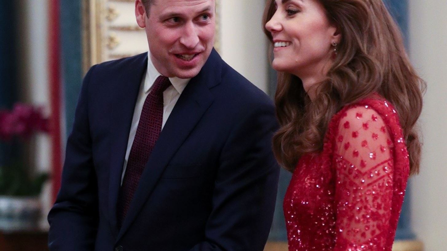 &#x39C;&#x3B9;&#x3B1; &#x3C3;&#x3B7;&#x3BC;&#x3B1;&#x3BD;&#x3C4;&#x3B9;&#x3BA;&#x3AE; &#x3B1;&#x3BB;&#x3BB;&#x3B1;&#x3B3;&#x3AE; &#x3B3;&#x3B9;&#x3B1; &#x3C4;&#x3BF;&#x3C5;&#x3C2; Kate &#x3BA;&#x3B1;&#x3B9; William &#x3C3;&#x3B7;&#x3BC;&#x3B1;&#x3C4;&#x3BF;&#x3B4;&#x3BF;&#x3C4;&#x3B5;&#x3AF; &#x3C4;&#x3B7; &#x3BD;&#x3AD;&#x3B1; &#x3B5;&#x3C0;&#x3BF;&#x3C7;&#x3AE;