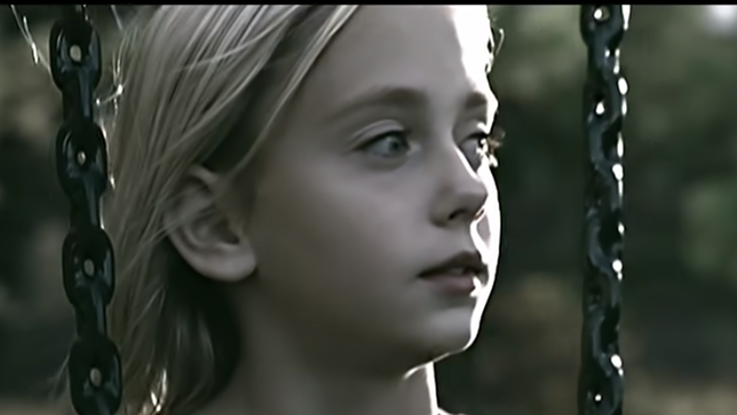 Hailie Jade Mathers | &#x397; &#x3BA;&#x3CC;&#x3C1;&#x3B7; &#x3C4;&#x3BF;&#x3C5; Eminem &#x3BC;&#x3B5;&#x3B3;&#x3AC;&#x3BB;&#x3C9;&#x3C3;&#x3B5; &#x3BA;&#x3B1;&#x3B9; &#x3B4;&#x3B5; &#x3B8;&#x3C5;&#x3BC;&#x3AF;&#x3B6;&#x3B5;&#x3B9; &#x3C3;&#x3B5; &#x3C4;&#x3AF;&#x3C0;&#x3BF;&#x3C4;&#x3B1; &#x3C4;&#x3BF; &#x3BA;&#x3BF;&#x3C1;&#x3B9;&#x3C4;&#x3C3;&#x3AC;&#x3BA;&#x3B9; &#x3C3;&#x3C4;&#x3B1; &#x3B2;&#x3B9;&#x3BD;&#x3C4;&#x3B5;&#x3BF;&#x3BA;&#x3BB;&#x3AF;&#x3C0; &#x3C4;&#x3BF;&#x3C5; &#x3BC;&#x3C0;&#x3B1;&#x3BC;&#x3C0;&#x3AC; &#x3C4;&#x3B7;&#x3C2;