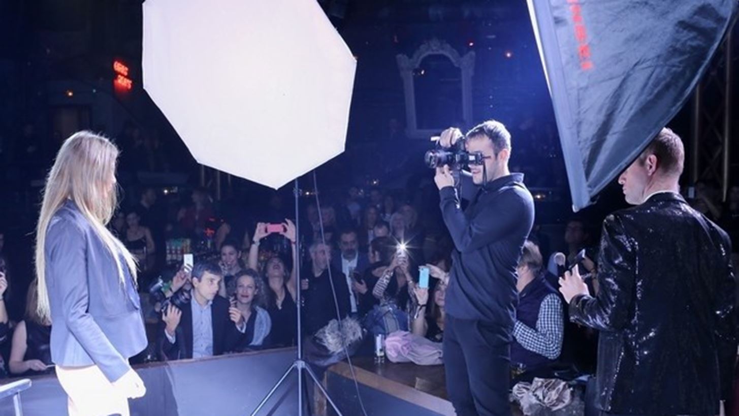 Smashbox: &#x3A4;&#x3BF; &#x3BB;&#x3B1;&#x3BC;&#x3C0;&#x3B5;&#x3C1;&#x3CC; kick off party &#x3BA;&#x3B1;&#x3B9; &#x3BF;&#x3B9; celeb &#x3C0;&#x3B1;&#x3C1;&#x3BF;&#x3C5;&#x3C3;&#x3AF;&#x3B5;&#x3C2; &#x3C3;&#x3C4;&#x3BF; Lohan