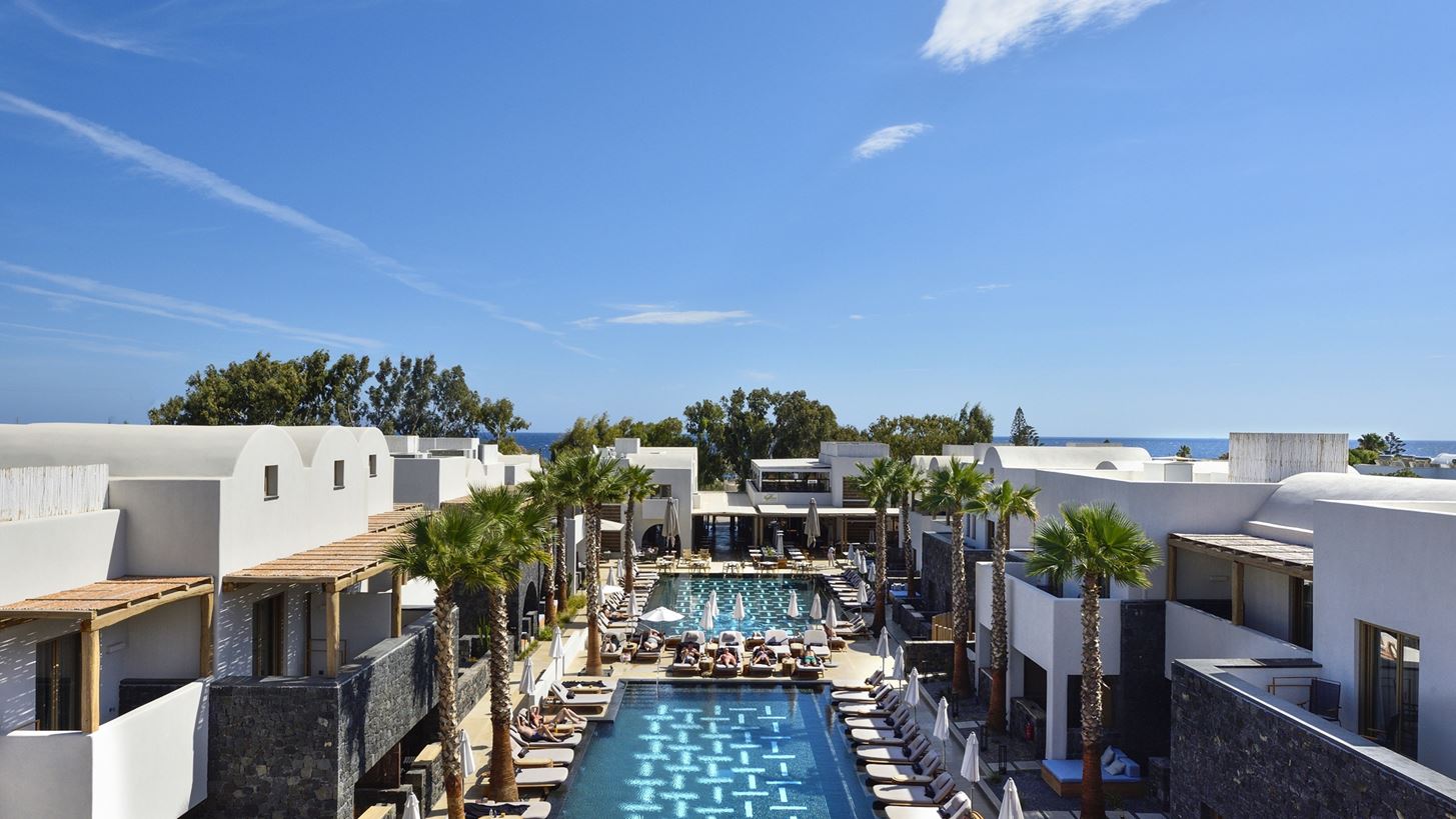 &#x3A4;&#x3BF; 5* Radisson Blu Zaffron &#x3C3;&#x3C4;&#x3B7; &#x3A3;&#x3B1;&#x3BD;&#x3C4;&#x3BF;&#x3C1;&#x3AF;&#x3BD;&#x3B7; &#x3AC;&#x3BD;&#x3BF;&#x3B9;&#x3BE;&#x3B5; &#x3C4;&#x3B9;&#x3C2; &#x3C0;&#x3CD;&#x3BB;&#x3B5;&#x3C2; &#x3C4;&#x3BF;&#x3C5;