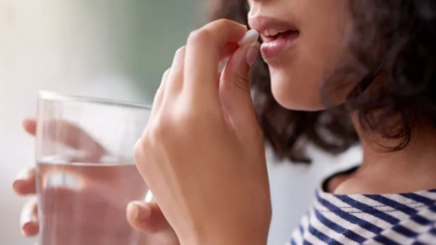 4 πράγματα που δεν πρέπει να κάνεις όταν παίρνεις αντιβίωση