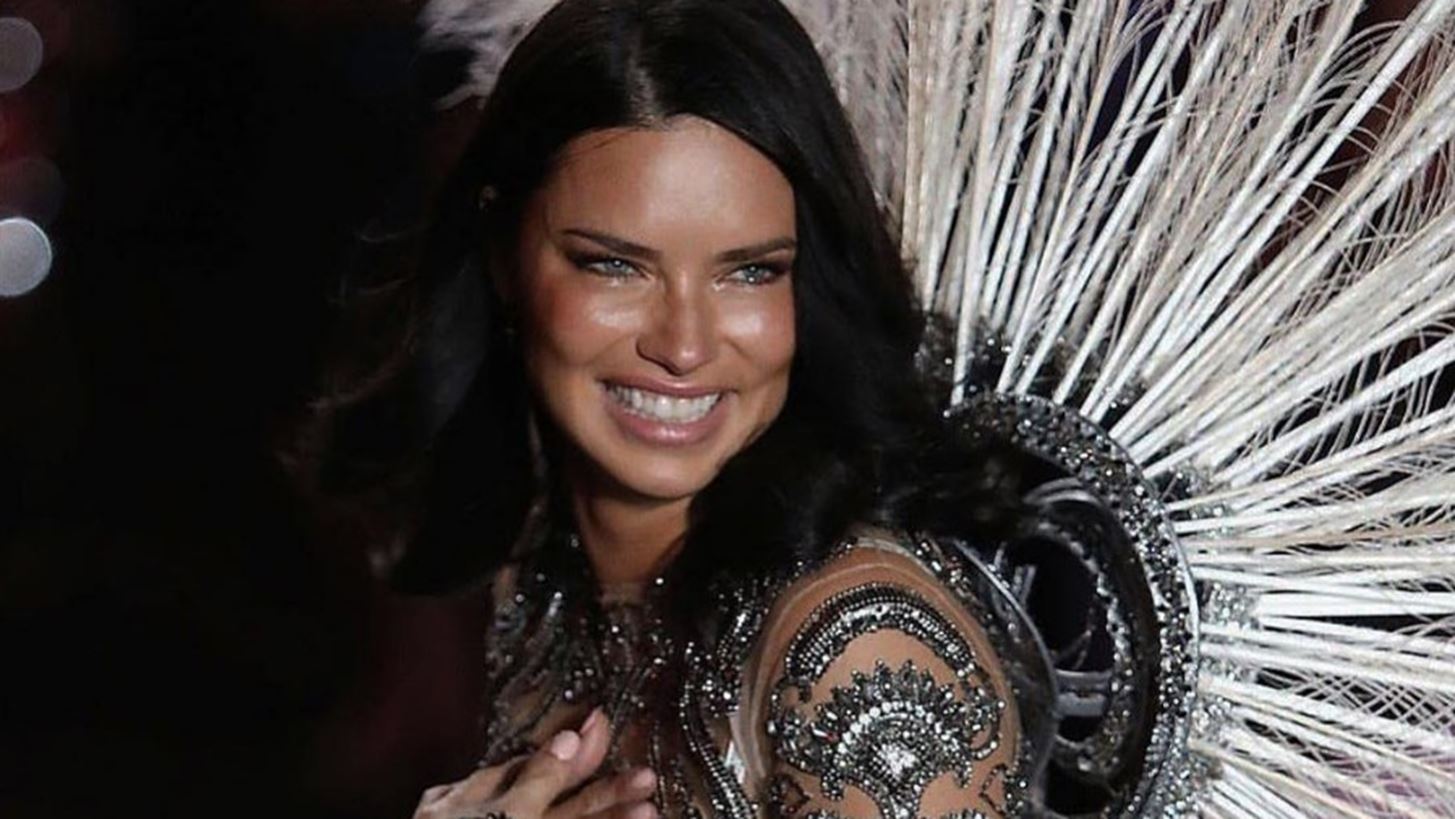 &#x39F;&#x3B9; &#x3B4;&#x3B9;&#x3B1;&#x3C4;&#x3C1;&#x3BF;&#x3C6;&#x3B9;&#x3BA;&#x3AD;&#x3C2; &#x3BA;&#x3B1;&#x3B9; fitness &#x3C3;&#x3C5;&#x3BD;&#x3AE;&#x3B8;&#x3B5;&#x3B9;&#x3B5;&#x3C2; &#x3C4;&#x3B7;&#x3C2; Adriana Lima &#x3B1;&#x3C0;&#x3BF;&#x3B4;&#x3B5;&#x3B9;&#x3BA;&#x3BD;&#x3CD;&#x3BF;&#x3C5;&#x3BD; &#x3CC;&#x3C4;&#x3B9; &#x3C4;&#x3BF; &#x3BD;&#x3B1; &#x3B5;&#x3AF;&#x3C3;&#x3B1;&#x3B9; &quot;&#x386;&#x3B3;&#x3B3;&#x3B5;&#x3BB;&#x3BF;&#x3C2;&quot; &#x3B8;&#x3AD;&#x3BB;&#x3B5;&#x3B9; &#x3B8;&#x3C5;&#x3C3;&#x3AF;&#x3B5;&#x3C2;