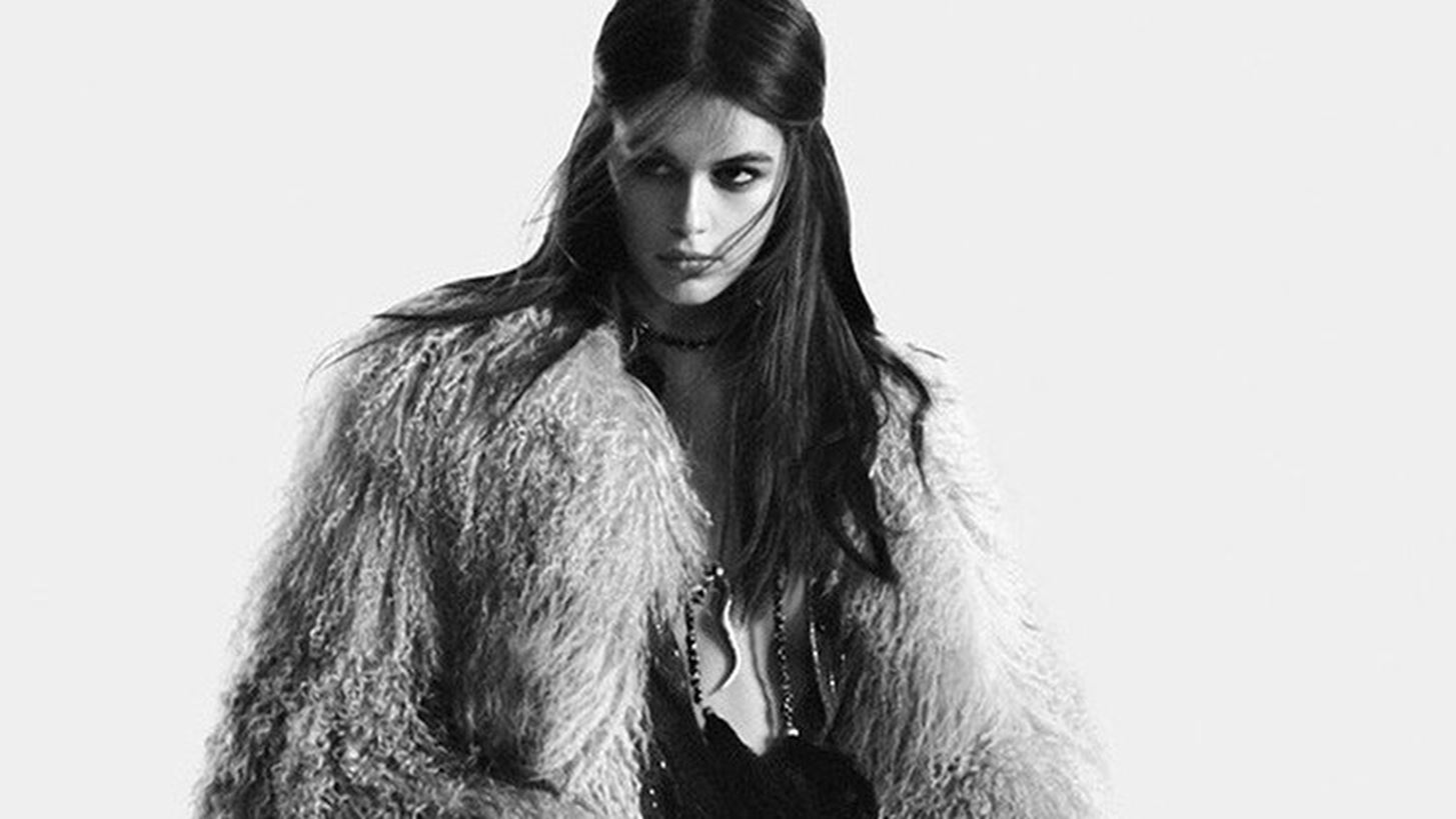 &#x397; Kaia Gerber &#x3B5;&#x3AF;&#x3BD;&#x3B1;&#x3B9; &#x3C4;&#x3BF; &#x3C0;&#x3C1;&#x3CC;&#x3C3;&#x3C9;&#x3C0;&#x3BF; &#x3C4;&#x3B7;&#x3C2; &#x3C6;&#x3B8;&#x3B9;&#x3BD;&#x3BF;&#x3C0;&#x3C9;&#x3C1;&#x3B9;&#x3BD;&#x3AE;&#x3C2; &#x3BA;&#x3B1;&#x3BC;&#x3C0;&#x3AC;&#x3BD;&#x3B9;&#x3B1;&#x3C2; &#x3C4;&#x3BF;&#x3C5; Saint Laurent