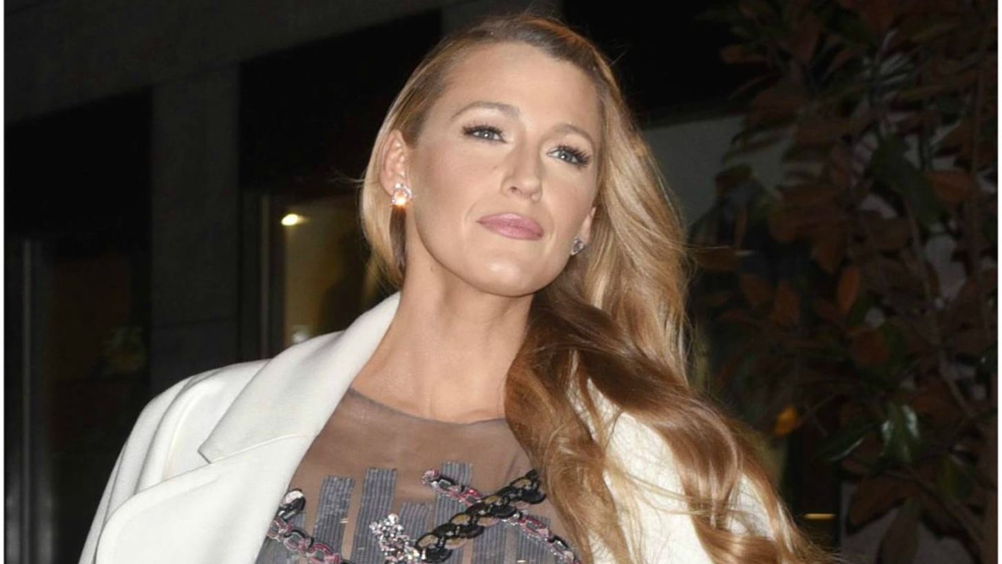 &#x397; Blake Lively &#x3BC;&#x3B5;&#x3C4;&#x3B1;&#x3BC;&#x3BF;&#x3C1;&#x3C6;&#x3CE;&#x3B8;&#x3B7;&#x3BA;&#x3B5; &#x3BE;&#x3B1;&#x3BD;&#x3AC; &#x3B3;&#x3B9;&#x3B1; &#x3C4;&#x3B9;&#x3C2; &#x3B1;&#x3BD;&#x3AC;&#x3B3;&#x3BA;&#x3B5;&#x3C2; &#x3C4;&#x3BF;&#x3C5; &#x3BD;&#x3AD;&#x3BF;&#x3C5; &#x3C4;&#x3B7;&#x3C2; &#x3C1;&#x3CC;&#x3BB;&#x3BF;&#x3C5;