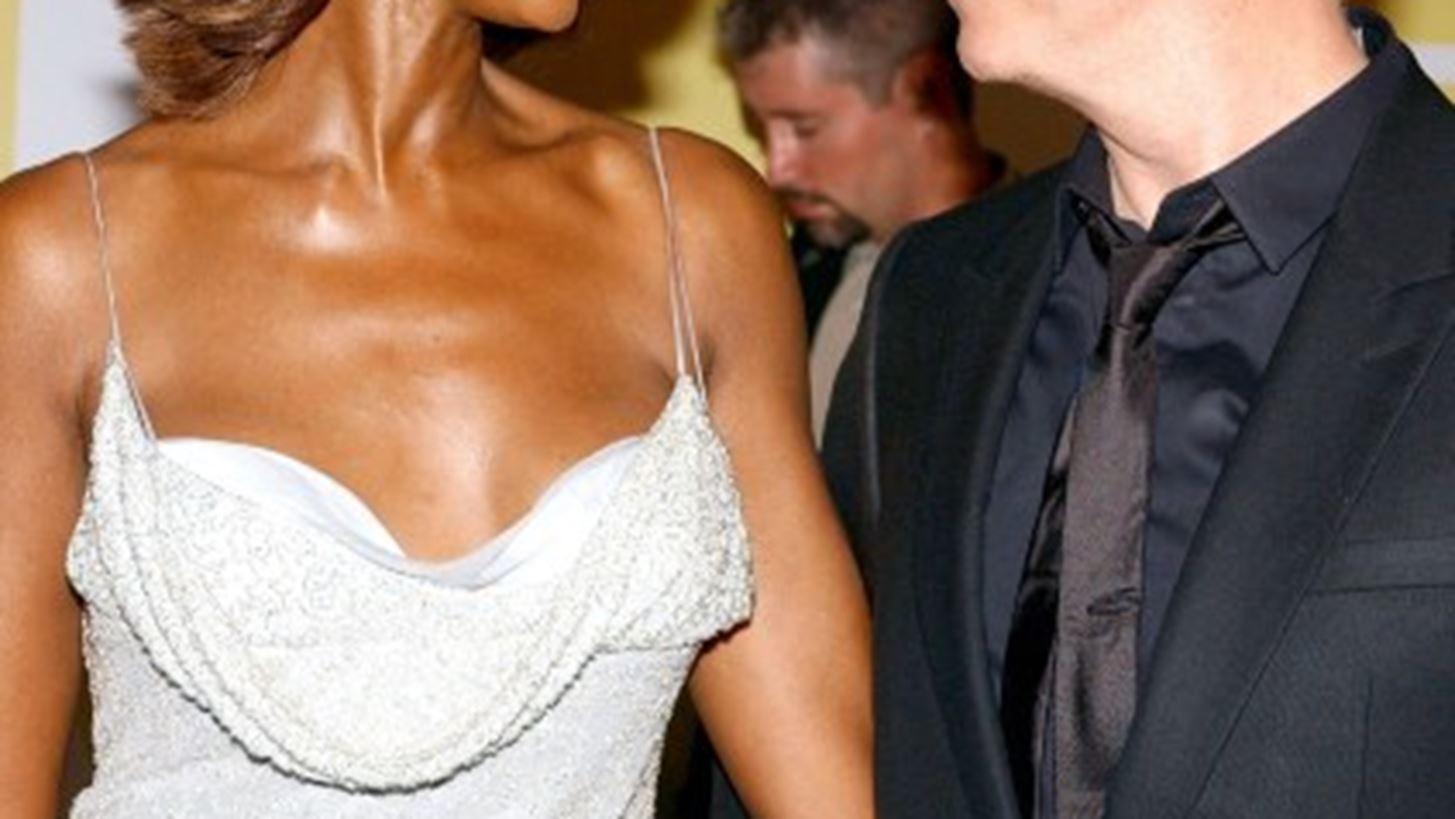 &#x397; &#x3B1;&#x3C6;&#x3B9;&#x3AD;&#x3C1;&#x3C9;&#x3C3;&#x3B7; &#x3C4;&#x3B7;&#x3C2; Iman &#x3B3;&#x3B9;&#x3B1; &#x3C4;&#x3B1; 70&#x3B1; &#x3B3;&#x3B5;&#x3BD;&#x3AD;&#x3B8;&#x3BB;&#x3B9;&#x3B1; &#x3C4;&#x3BF;&#x3C5; David Bowie