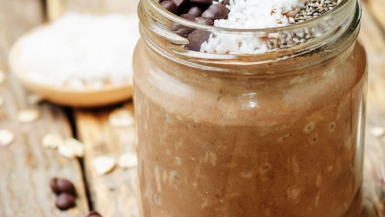 Συνταγές με chia: Πώς θα φτιάξεις γκρανόλα με βρόμη και chia αλλά και πουτίγκα σοκολάτα