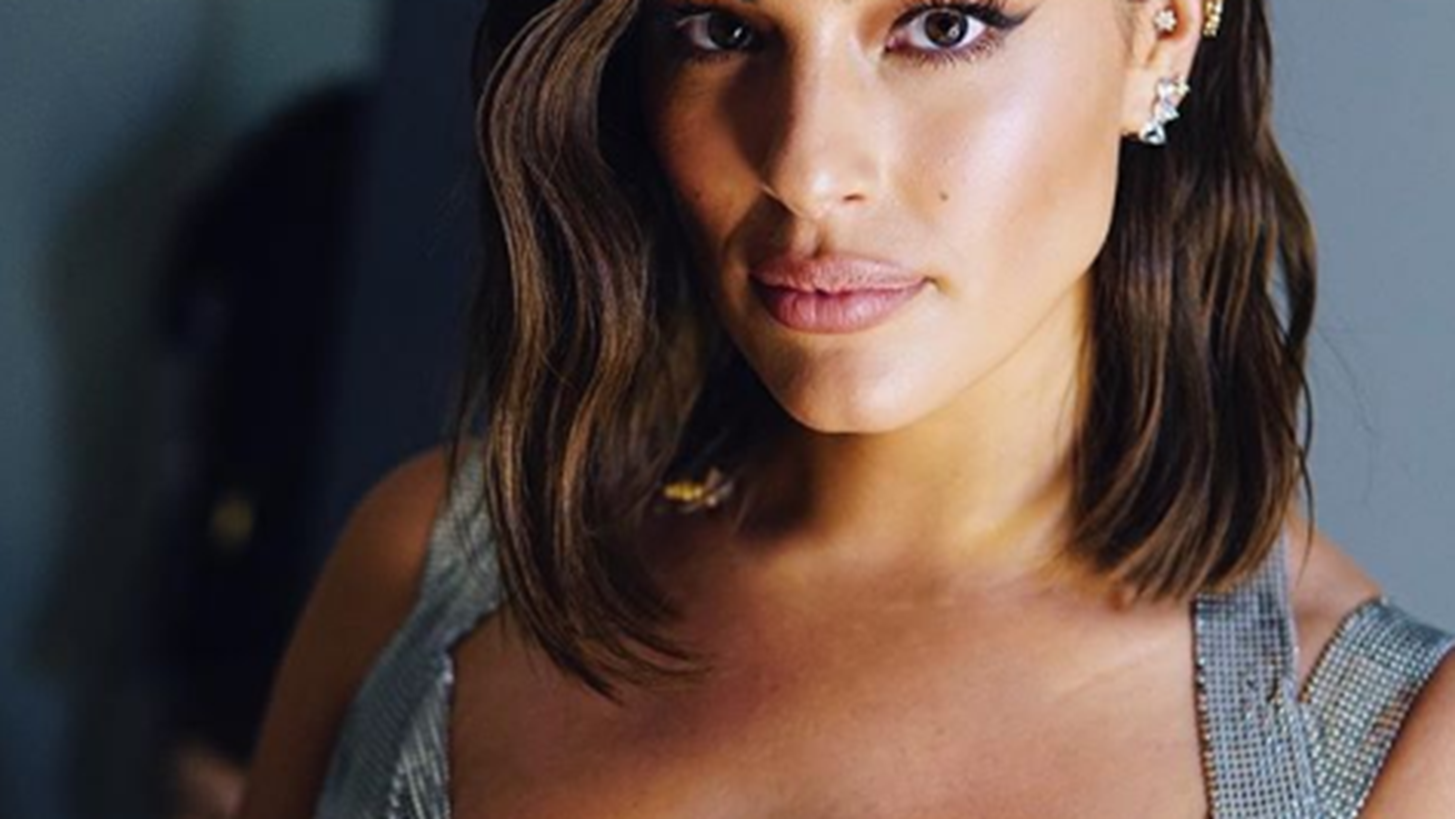 Ashley Graham | H &#x3B5;&#x3BD;&#x3C4;&#x3C5;&#x3C0;&#x3C9;&#x3C3;&#x3B9;&#x3B1;&#x3BA;&#x3AE; &#x3B5;&#x3BC;&#x3C6;&#x3AC;&#x3BD;&#x3B9;&#x3C3;&#x3B7; &#x3BC;&#x3B5; chainmail &#x3C6;&#x3CC;&#x3C1;&#x3B5;&#x3BC;&#x3B1; &#x3C0;&#x3BF;&#x3C5; &#x3BC;&#x3B1;&#x3C2; &#x3B8;&#x3CD;&#x3BC;&#x3B9;&#x3C3;&#x3B5; &#x3C4;&#x3B1; supermodels &#x3C4;&#x3C9;&#x3BD; &#x2019;90s