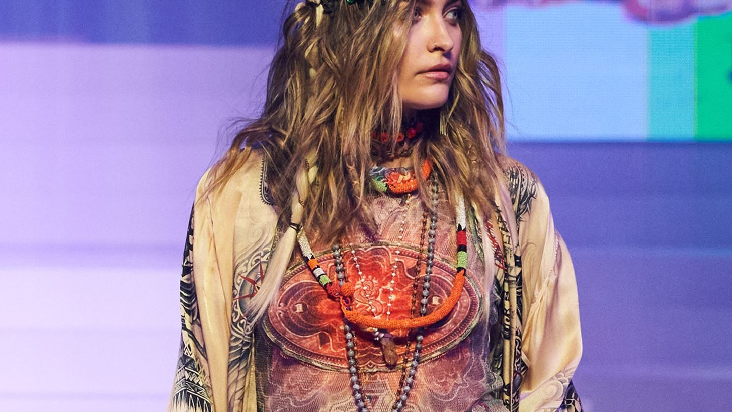 Paris Jackson | &quot;&#x39F; &#x3C0;&#x3B1;&#x3C4;&#x3AD;&#x3C1;&#x3B1;&#x3C2; &#x3BC;&#x3BF;&#x3C5; &#x3BC;&#x3BF;&#x3CD; &#x3AD;&#x3B4;&#x3C9;&#x3C3;&#x3B5; &#x3C0;&#x3BF;&#x3BB;&#x3CD; &#x3C0;&#x3B5;&#x3C1;&#x3B9;&#x3C3;&#x3C3;&#x3CC;&#x3C4;&#x3B5;&#x3C1;&#x3B1; &#x3B1;&#x3C0;&#x3CC; &#x3BC;&#x3B9;&#x3B1; &#x3C0;&#x3B5;&#x3C1;&#x3B9;&#x3BF;&#x3C5;&#x3C3;&#x3AF;&#x3B1;&quot;