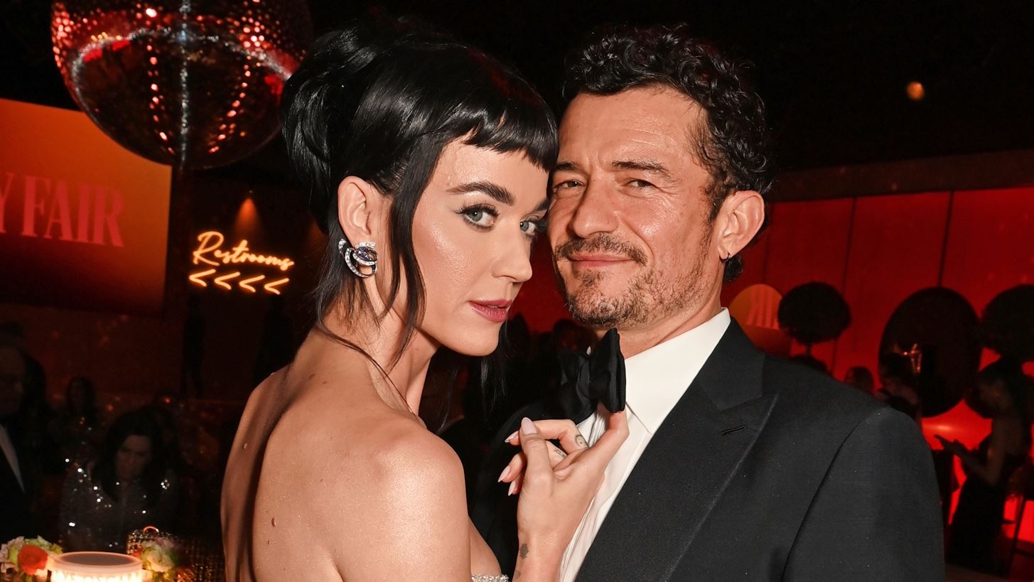 &#x3A3;&#x3C4;&#x3B1; &#x3C0;&#x3C1;&#x3CC;&#x3B8;&#x3C5;&#x3C1;&#x3B1; &#x3C4;&#x3BF;&#x3C5; &#x3C7;&#x3C9;&#x3C1;&#x3B9;&#x3C3;&#x3BC;&#x3BF;&#x3CD; &#x3B7; Katy Perry &#x3BA;&#x3B1;&#x3B9; &#x3BF; Orlando Bloom;