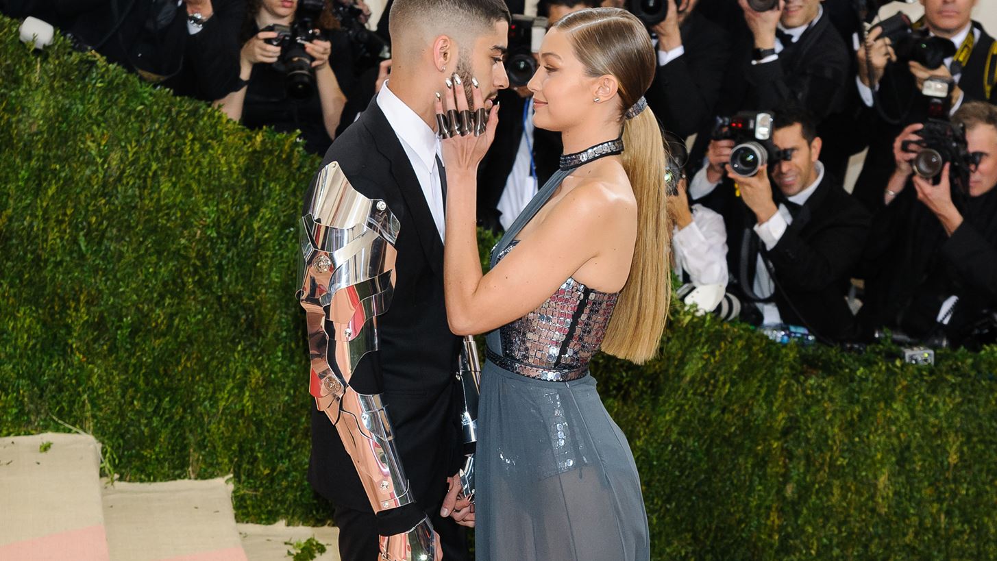Gigi Hadid &amp; Zayn Malik: &#x398;&#x3C5;&#x3BC;&#x3CC;&#x3BC;&#x3B1;&#x3C3;&#x3C4;&#x3B5; &#x3C4;&#x3B9;&#x3C2; &#x3BA;&#x3B1;&#x3BB;&#x3CD;&#x3C4;&#x3B5;&#x3C1;&#x3B5;&#x3C2; &#x3C3;&#x3C4;&#x3B9;&#x3B3;&#x3BC;&#x3AD;&#x3C2; &#x3C4;&#x3BF;&#x3C5;&#x3C2;