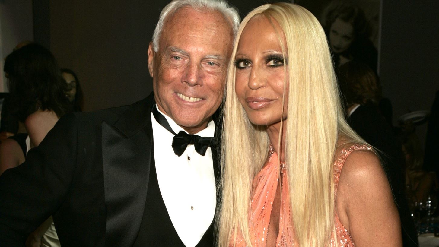 Giorgio Armani | &#x3A4;&#x3BF; &#x3C4;&#x3B5;&#x3BB;&#x3B5;&#x3C5;&#x3C4;&#x3B1;&#x3AF;&#x3BF; &#x3B1;&#x3BD;&#x3C4;&#x3AF;&#x3BF; &#x3C3;&#x3C4;&#x3BF;&#x3BD; &quot;&#x3B1;&#x3C5;&#x3C4;&#x3BF;&#x3BA;&#x3C1;&#x3AC;&#x3C4;&#x3BF;&#x3C1;&#x3B1; &#x3C4;&#x3B7;&#x3C2; &#x3BA;&#x3BF;&#x3BC;&#x3C8;&#x3CC;&#x3C4;&#x3B7;&#x3C4;&#x3B1;&#x3C2;&quot; &#x3BC;&#x3B5; &#x3C4;&#x3B7; Donatella Versace &#x3C0;&#x3B1;&#x3C1;&#x3BF;&#x3CD;&#x3C3;&#x3B1;