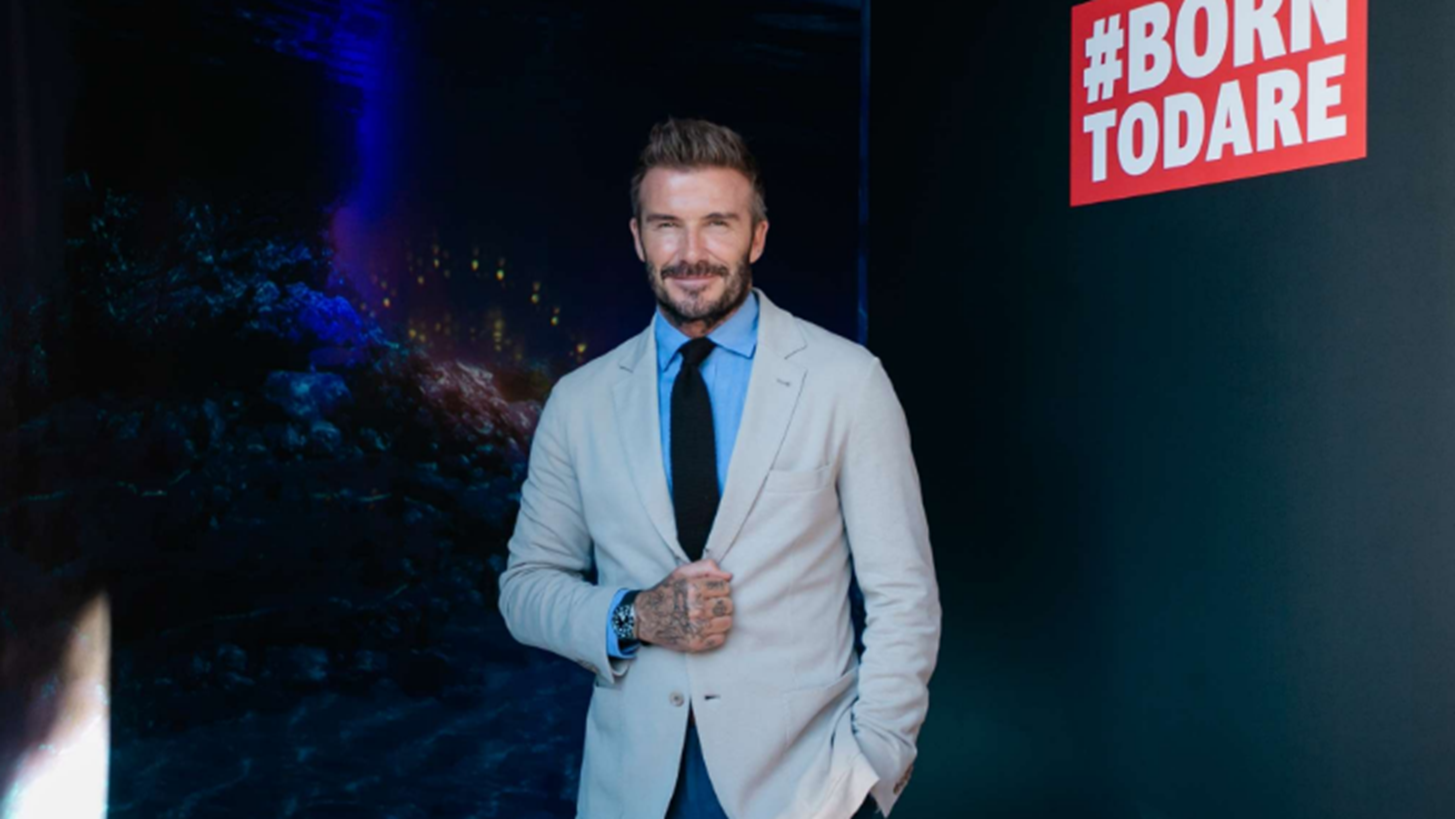 &#x39F; David Beckham &#x3AE;&#x3C1;&#x3B8;&#x3B5; &#x3C3;&#x3C4;&#x3B7;&#x3BD; &#x395;&#x3BB;&#x3BB;&#x3AC;&#x3B4;&#x3B1; &#x3B3;&#x3B9;&#x3B1; &#x3C4;&#x3BF; Tudor Pelagos 39
