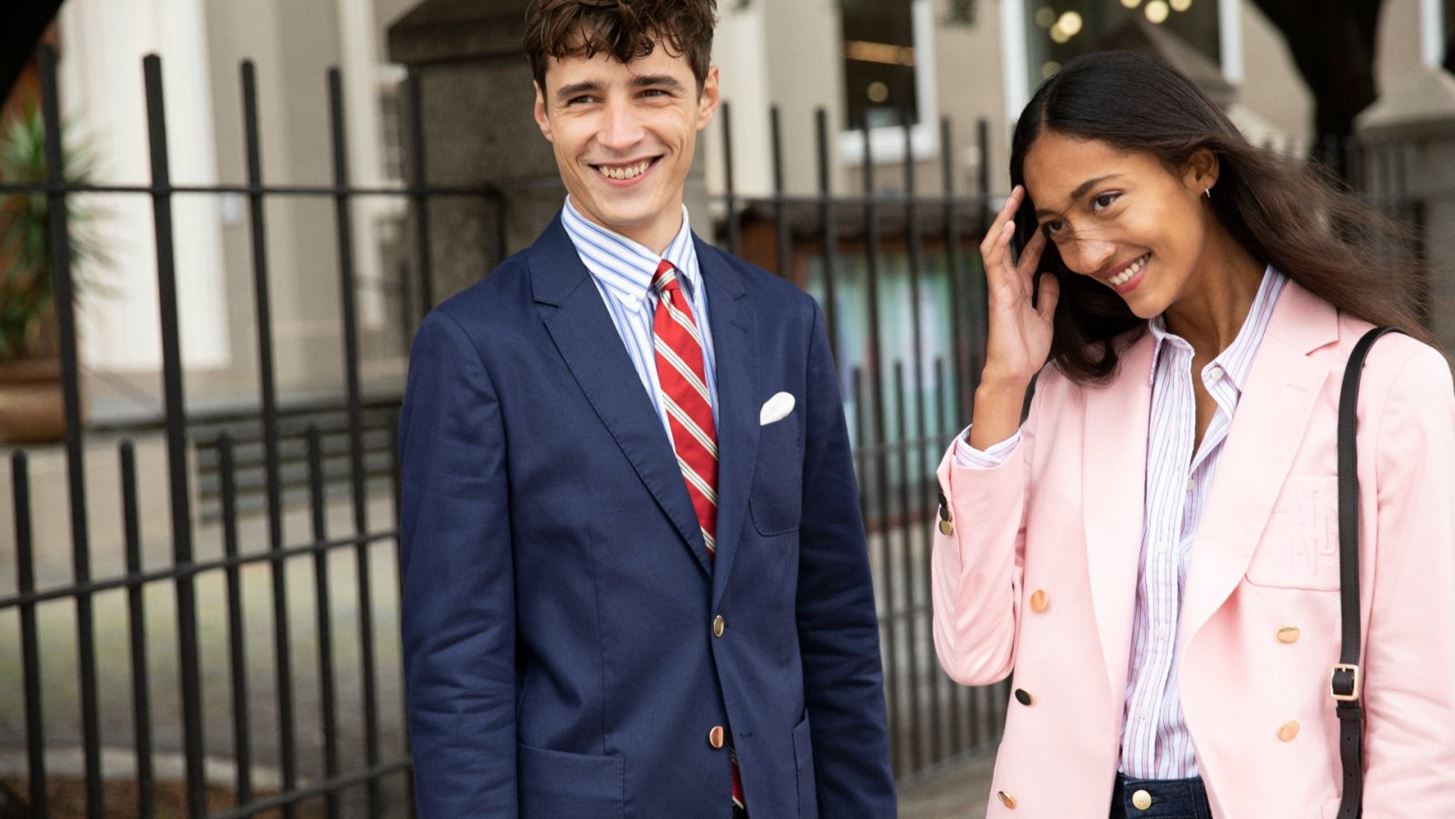 &quot;The Club Blazer&quot; | &#x397; &#x3BA;&#x3B1;&#x3BC;&#x3C0;&#x3AC;&#x3BD;&#x3B9;&#x3B1; 7 Decades 7 Icons &#x3C4;&#x3B7;&#x3C2; GANT &#x3C3;&#x3C5;&#x3BD;&#x3B5;&#x3C7;&#x3AF;&#x3B6;&#x3B5;&#x3C4;&#x3B1;&#x3B9;