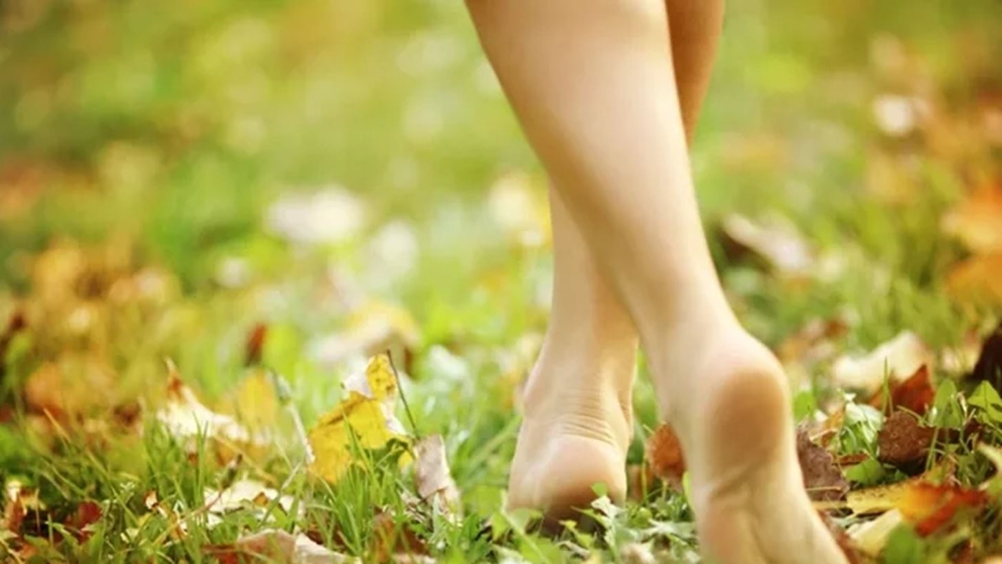 Earthing | Είναι το μυστικό για καλύτερη υγεία;