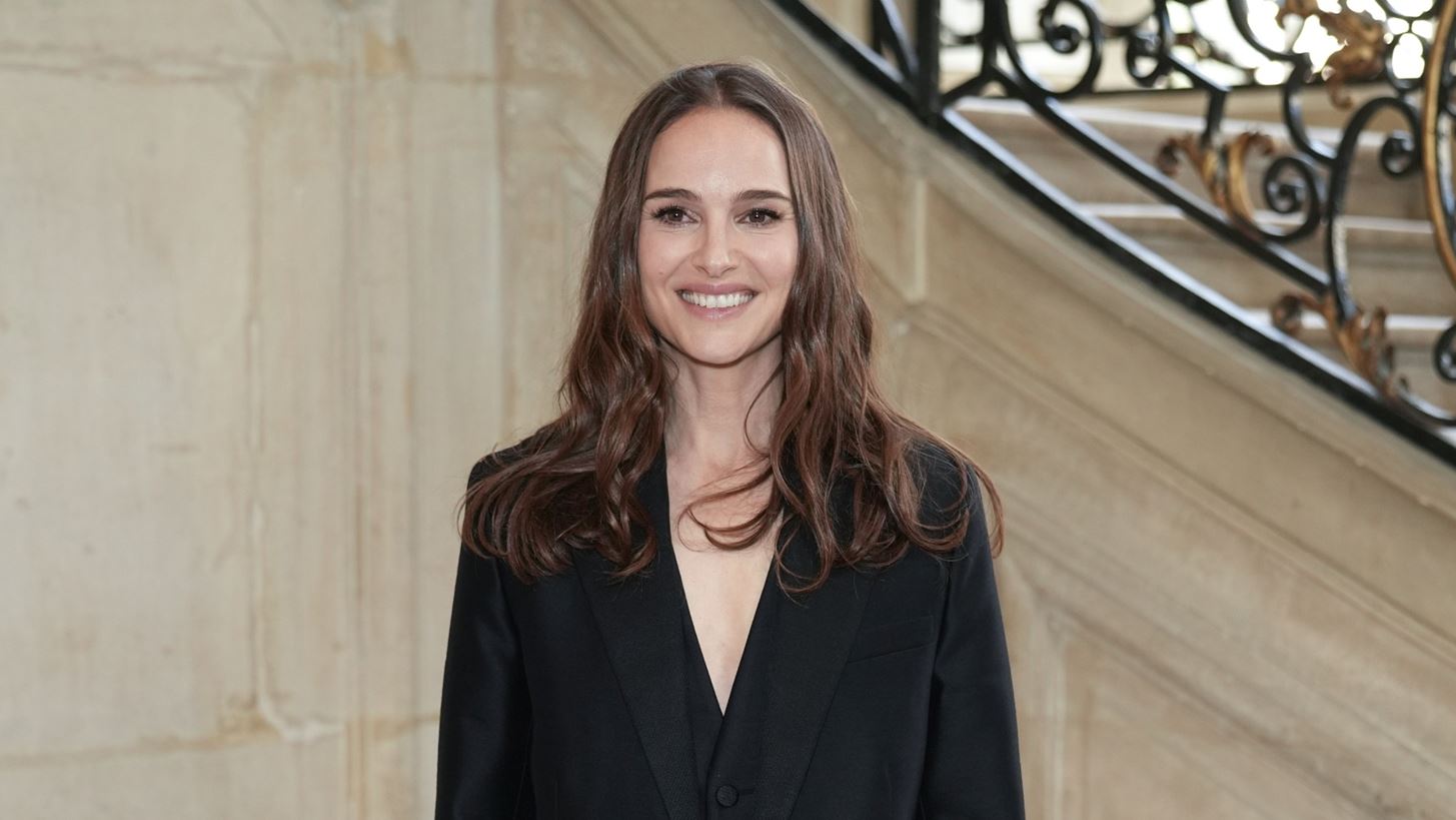Natalie Portman | &#x39F; &#x3B1;&#x3BD;&#x3B1;&#x3C0;&#x3AC;&#x3BD;&#x3C4;&#x3B5;&#x3C7;&#x3BF;&#x3C2; &#x3C4;&#x3C1;&#x3CC;&#x3C0;&#x3BF;&#x3C2; &#x3C0;&#x3BF;&#x3C5; &#x3C4;&#x3B7; &#x3B2;&#x3BF;&#x3AE;&#x3B8;&#x3B7;&#x3C3;&#x3B5; &#x3B7; Rihanna &#x3C3;&#x3C4;&#x3BF; &#x3B4;&#x3B9;&#x3B1;&#x3B6;&#x3CD;&#x3B3;&#x3B9;&#x3CC; &#x3C4;&#x3B7;&#x3C2;