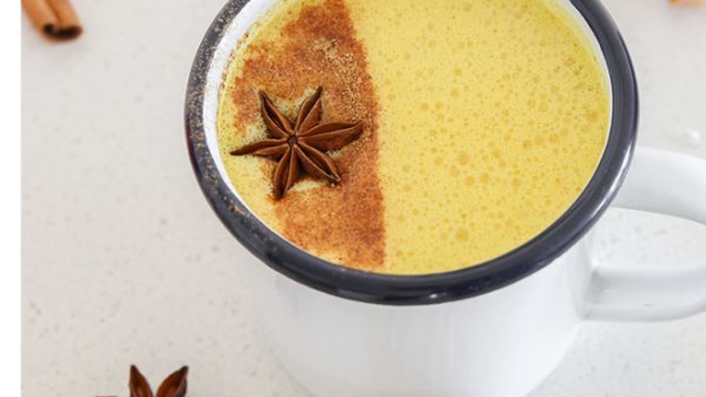 Να πώς θα φτιάξεις κουρκουμά με γάλα (Τούρμερικ): Το σούπερ αντιφλεγμονώδες ρόφημα!