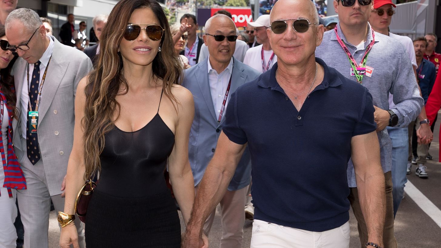 H Lauren S&#xE1;nchez &#x3BA;&#x3B1;&#x3B9; &#x3BF; Jeff Bezos &#x3C0;&#x3B1;&#x3BD;&#x3C4;&#x3C1;&#x3B5;&#x3CD;&#x3C4;&#x3B7;&#x3BA;&#x3B1;&#x3BD; - &#x397; &#x3C0;&#x3C1;&#x3CE;&#x3C4;&#x3B7; &#x3C6;&#x3C9;&#x3C4;&#x3BF;&#x3B3;&#x3C1;&#x3B1;&#x3C6;&#x3AF;&#x3B1; &#x3B1;&#x3C0;&#x3CC; &#x3C4;&#x3BF;&#x3BD; &#x3B3;&#x3AC;&#x3BC;&#x3BF; &#x3C4;&#x3BF;&#x3C5;&#x3C2;