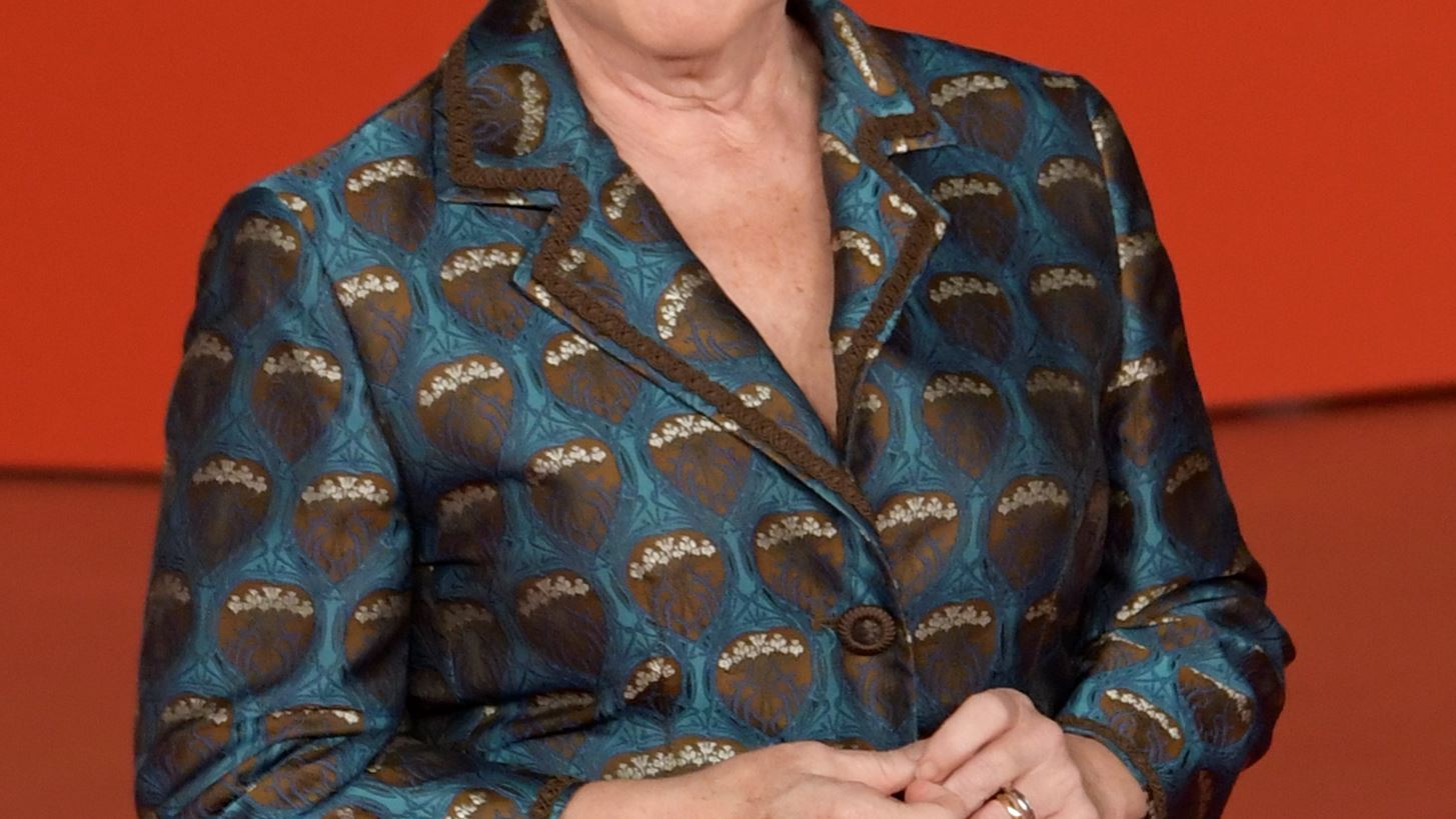 Imelda Staunton | &#x394;&#x3B7;&#x3BB;&#x3CE;&#x3BD;&#x3B5;&#x3B9; &quot;&#x3C4;&#x3C1;&#x3BF;&#x3BC;&#x3BF;&#x3BA;&#x3C1;&#x3B1;&#x3C4;&#x3B7;&#x3BC;&#x3AD;&#x3BD;&#x3B7;&quot; &#x3B3;&#x3B9;&#x3B1; &#x3C4;&#x3BF; &#x3C1;&#x3CC;&#x3BB;&#x3BF; &#x3C4;&#x3B7;&#x3C2; &#x3C3;&#x3C4;&#x3BF; &#x3A4;he Crown