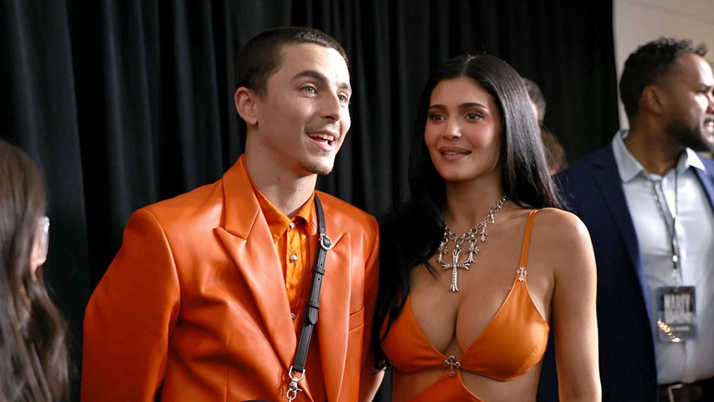 Ο Timothée Chalamet έλαβε μέρος στην πιο cozy χριστουγεννιάτικη παράδοση της οικογένειας Kardashian-Jenner