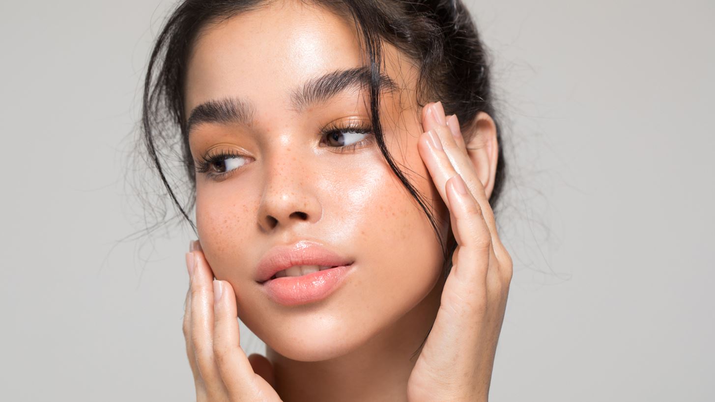 Ολιστική Αντιγήρανση | Η τεχνολογία που αντιστρέφει θεαματικά τη γήρανση της επιδερμίδας