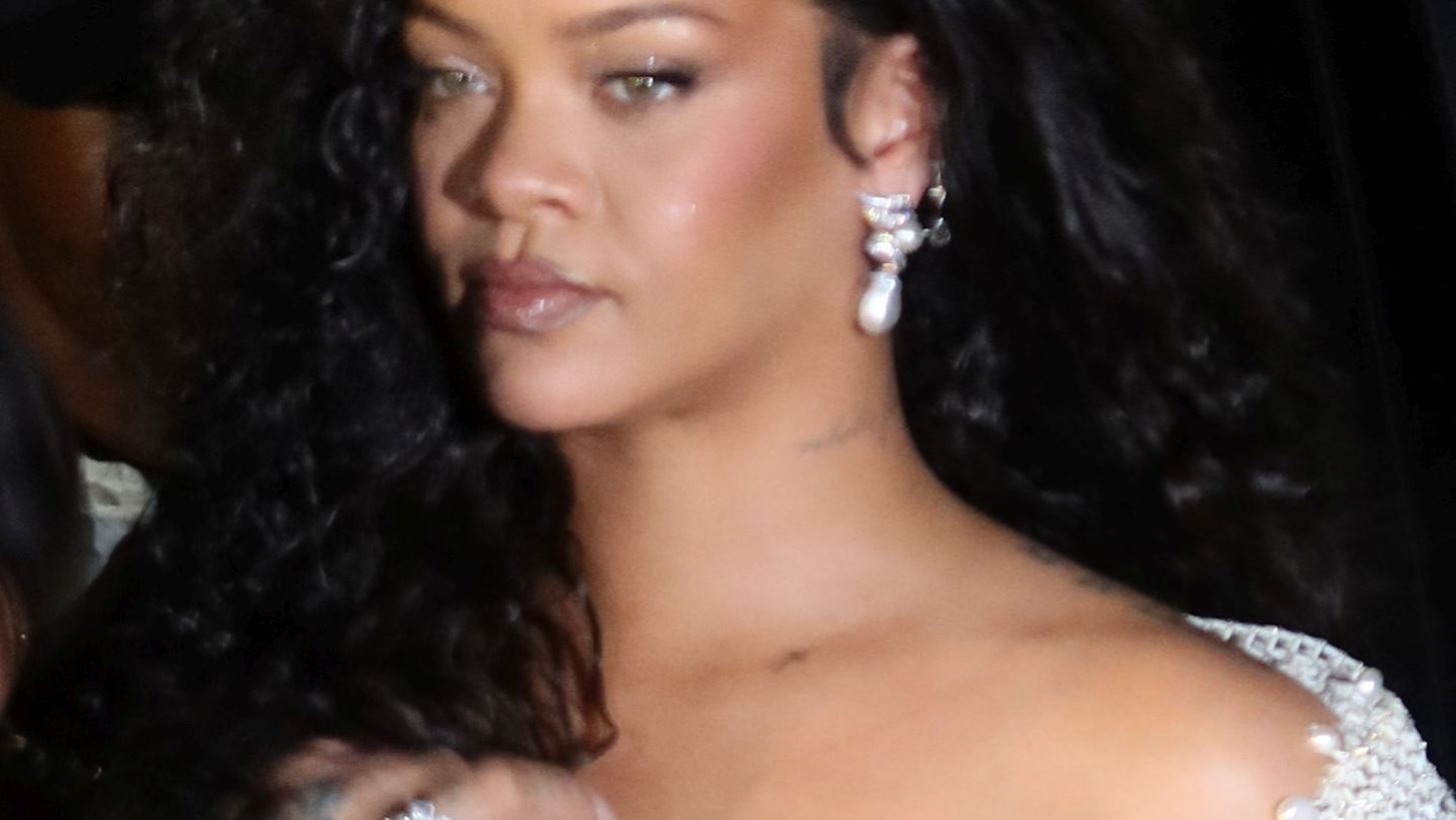 &#x397; &#x3B5;&#x3BC;&#x3C6;&#x3AC;&#x3BD;&#x3B9;&#x3C3;&#x3B7; &#x3C4;&#x3B7;&#x3C2; Rihanna &#x3C3;&#x3C4;&#x3B7;&#x3BD; &#x395;&#x3B2;&#x3B4;&#x3BF;&#x3BC;&#x3AC;&#x3B4;&#x3B1; &#x39C;&#x3CC;&#x3B4;&#x3B1;&#x3C2; &#x3C4;&#x3B7;&#x3C2; &#x39D;&#x3AD;&#x3B1;&#x3C2; &#x3A5;&#x3CC;&#x3C1;&#x3BA;&#x3B7;&#x3C2; &#x3AD;&#x3B3;&#x3B9;&#x3BD;&#x3B5; &#x3B8;&#x3AD;&#x3BC;&#x3B1; &#x3C3;&#x3C5;&#x3B6;&#x3AE;&#x3C4;&#x3B7;&#x3C3;&#x3B7;&#x3C2; &#x3C3;&#x3C4;&#x3B1; social media