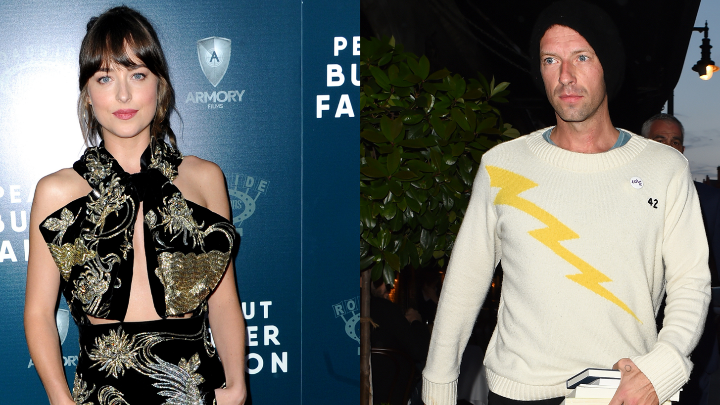 &#x39F; Chris Martin &#x3B1;&#x3C0;&#x3BF;&#x3BA;&#x3AC;&#x3BB;&#x3B5;&#x3C3;&#x3B5; &#x3C4;&#x3B7;&#x3BD; Dakota Johnson &quot;&#x3C3;&#x3CD;&#x3BC;&#x3C0;&#x3B1;&#x3BD; &#x3BC;&#x3BF;&#x3C5;&quot; &#x3BA;&#x3B1;&#x3B9; &#x3B5;&#x3BC;&#x3B5;&#x3AF;&#x3C2; &#x3AD;&#x3C7;&#x3BF;&#x3C5;&#x3BC;&#x3B5; &#x3C4;&#x3BF; &#x3B2;&#x3AF;&#x3BD;&#x3C4;&#x3B5;&#x3BF;