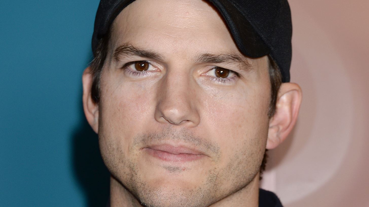 &quot;&#x395;&#x3AF;&#x3BC;&#x3B1;&#x3B9; &#x3C4;&#x3C5;&#x3C7;&#x3B5;&#x3C1;&#x3CC;&#x3C2; &#x3C0;&#x3BF;&#x3C5; &#x3B6;&#x3C9;&quot; | O Ashton Kutcher &#x3B4;&#x3B5;&#x3BD; &#x3BC;&#x3C0;&#x3BF;&#x3C1;&#x3BF;&#x3CD;&#x3C3;&#x3B5; &#x3BD;&#x3B1; &#x3B4;&#x3B5;&#x3B9;, &#x3BD;&#x3B1; &#x3B1;&#x3BA;&#x3BF;&#x3CD;&#x3C3;&#x3B5;&#x3B9; &#x3BA;&#x3B1;&#x3B9; &#x3BD;&#x3B1; &#x3C0;&#x3B5;&#x3C1;&#x3C0;&#x3B1;&#x3C4;&#x3AE;&#x3C3;&#x3B5;&#x3B9; &#x3B3;&#x3B9;&#x3B1; &#x3AD;&#x3BD;&#x3B1; &#x3C7;&#x3C1;&#x3CC;&#x3BD;&#x3BF; &#x3B5;&#x3BE;&#x3B1;&#x3B9;&#x3C4;&#x3AF;&#x3B1;&#x3C2; &#x3BC;&#x3B9;&#x3B1;&#x3C2; &#x3C3;&#x3C0;&#x3AC;&#x3BD;&#x3B9;&#x3B1;&#x3C2; &#x3B1;&#x3C3;&#x3B8;&#x3AD;&#x3BD;&#x3B5;&#x3B9;&#x3B1;&#x3C2;