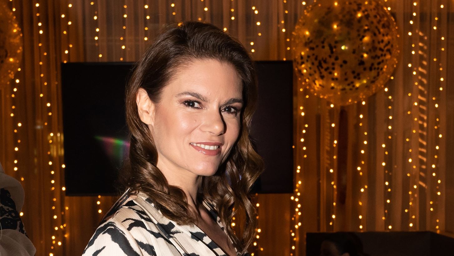 H Μιράντα Πατέρα σε glam κοσμική έξοδο στο Σύνταγμα με την κόρη της