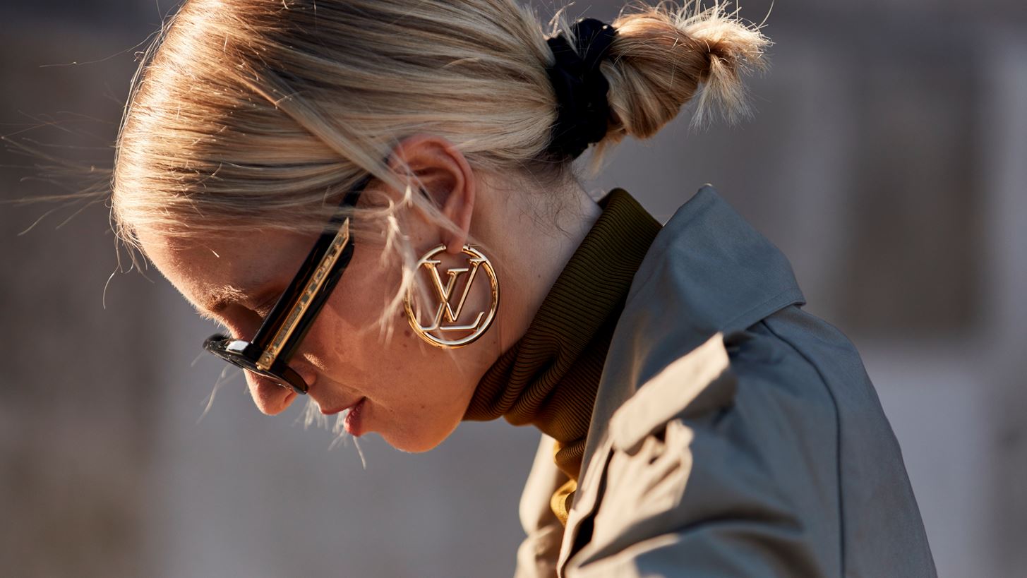 Τα αξεσουάρ που πρωταγωνίστησαν στο street style της Εβδομάδας Μόδας Υψηλής Ραπτικής