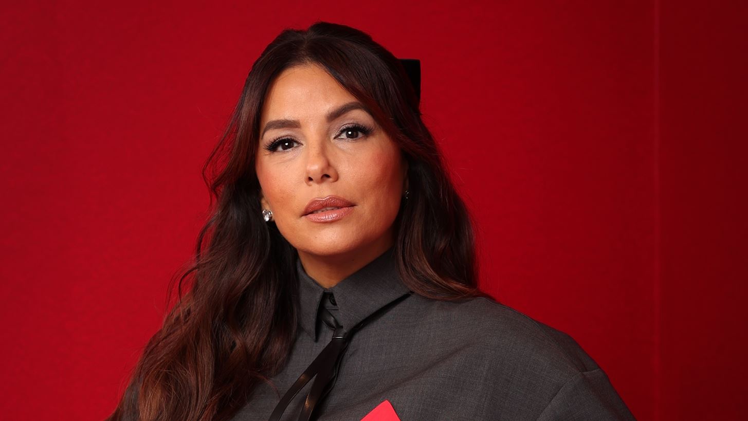 Eva Longoria | &#x394;&#x3C9;&#x3C1;&#x3AF;&#x3B6;&#x3B5;&#x3B9; 1 &#x3B5;&#x3BA;&#x3B1;&#x3C4;&#x3BF;&#x3BC;&#x3BC;&#x3CD;&#x3C1;&#x3B9;&#x3BF; &#x3B4;&#x3BF;&#x3BB;&#x3AC;&#x3C1;&#x3B9;&#x3B1; &#x3C3;&#x3C4;&#x3BF;&#x3C5;&#x3C2; &#x3C0;&#x3BB;&#x3B7;&#x3B3;&#x3AD;&#x3BD;&#x3C4;&#x3B5;&#x3C2; &#x3B1;&#x3C0;&#x3CC; &#x3C4;&#x3B9;&#x3C2; &#x3C0;&#x3C5;&#x3C1;&#x3B3;&#x3BA;&#x3B1;&#x3B3;&#x3B9;&#x3AD;&#x3C2; &#x3C3;&#x3C4;&#x3BF; &#x39B;&#x3BF;&#x3C2; &#x386;&#x3BD;&#x3C4;&#x3B6;&#x3B5;&#x3BB;&#x3B5;&#x3C2;