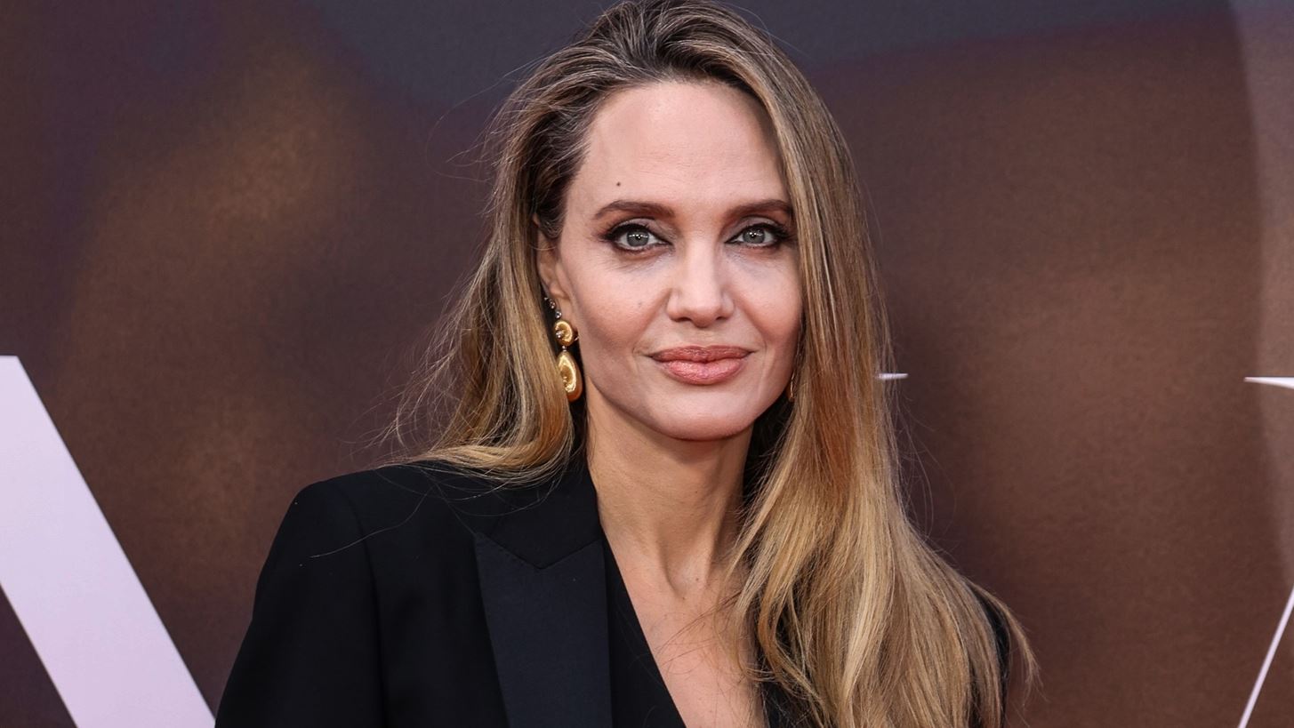 Angelina Jolie: &quot;&#x397; &#x3B4;&#x3BF;&#x3C5;&#x3BB;&#x3B5;&#x3B9;&#x3AC; &#x3BC;&#x3BF;&#x3C5; &#x3B4;&#x3B5;&#x3BD; &#x3B5;&#x3AF;&#x3BD;&#x3B1;&#x3B9; &#x3C4;&#x3BF; &#x3C0;&#x3B1;&#x3BD;&quot;