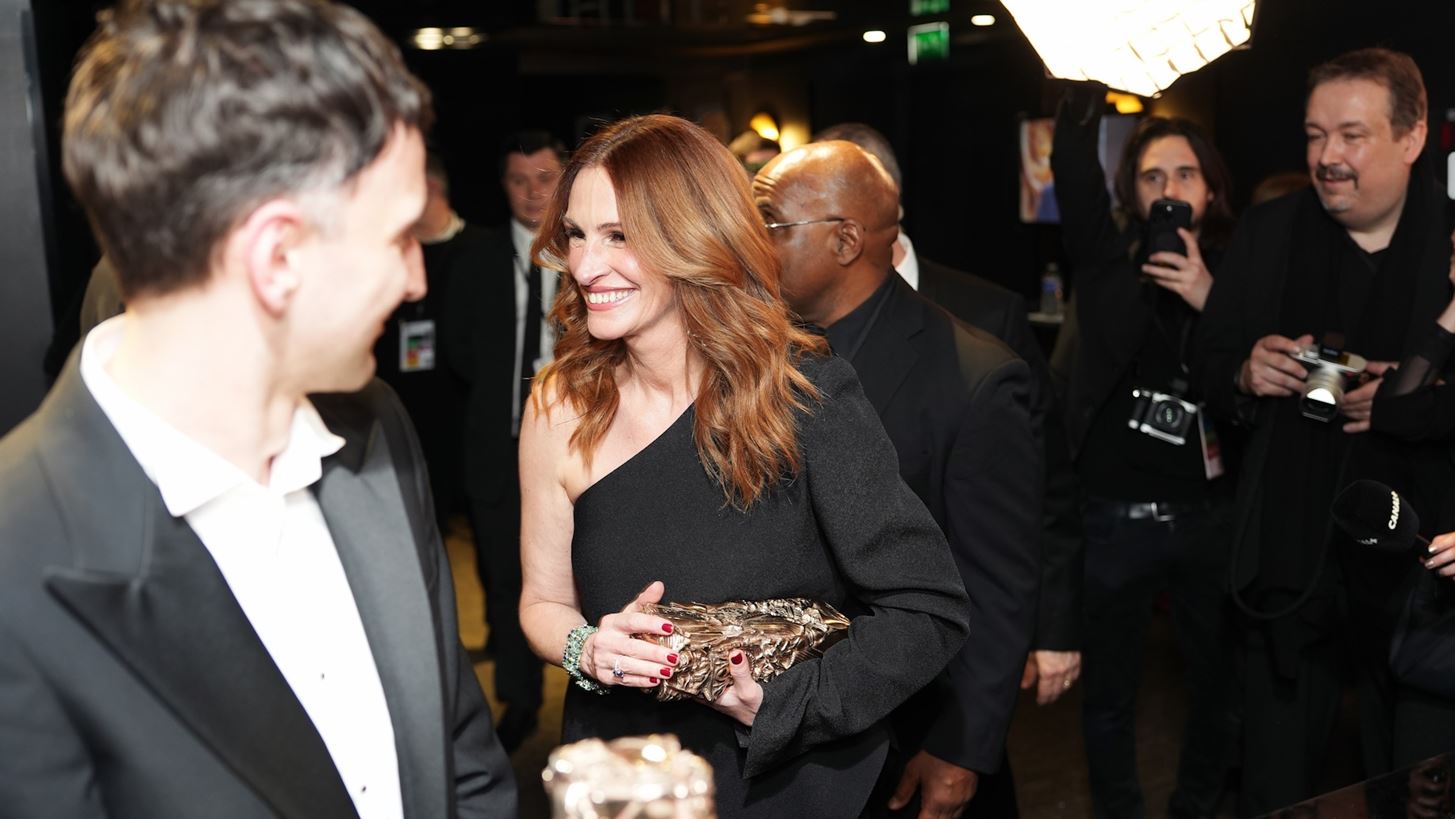 &#x3A3;&#x3BF;&#x3BA;&#x3AC;&#x3C1;&#x3B5;&#x3B9; &#x3BF; &#x3C7;&#x3B1;&#x3C1;&#x3B1;&#x3BA;&#x3C4;&#x3B7;&#x3C1;&#x3B9;&#x3C3;&#x3BC;&#x3CC;&#x3C2; &#x3C4;&#x3B7;&#x3C2; Julia Roberts &#x3B3;&#x3B9;&#x3B1; &#x3B4;&#x3B9;&#x3AC;&#x3C3;&#x3B7;&#x3BC;&#x3BF; &#x3C3;&#x3C5;&#x3BC;&#x3C0;&#x3C1;&#x3C9;&#x3C4;&#x3B1;&#x3B3;&#x3C9;&#x3BD;&#x3B9;&#x3C3;&#x3C4;&#x3AE; &#x3C4;&#x3B7;&#x3C2;: &quot;&#x395;&#x3AF;&#x3BD;&#x3B1;&#x3B9; &#x3B1;&#x3B7;&#x3B4;&#x3B9;&#x3B1;&#x3C3;&#x3C4;&#x3B9;&#x3BA;&#x3CC;&#x3C2;&quot;
