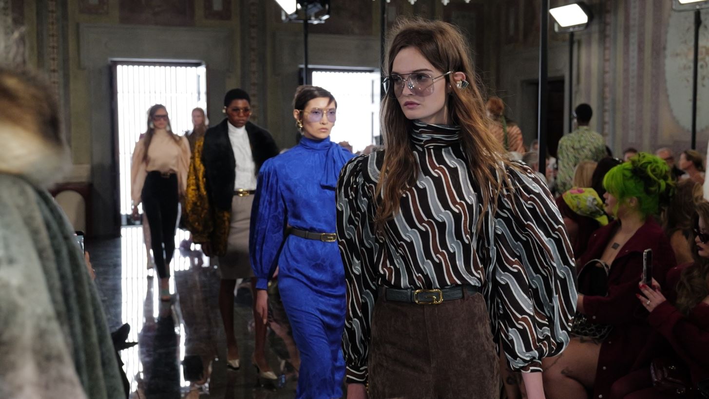&#x391;&#x3B2;&#x3B9;&#x3AC;&#x3C3;&#x3C4;&#x3B7; &#x3BA;&#x3BF;&#x3BC;&#x3C8;&#x3CC;&#x3C4;&#x3B7;&#x3C4;&#x3B1; &#x3BA;&#x3B1;&#x3B9; &#x3B9;&#x3C4;&#x3B1;&#x3BB;&#x3B9;&#x3BA;&#x3CC; &#x3C3;&#x3C4;&#x3B9;&#x3BB; | &#x39F; &#x3BF;&#x3AF;&#x3BA;&#x3BF;&#x3C2; Gucci &#x3C0;&#x3B1;&#x3C1;&#x3BF;&#x3C5;&#x3C3;&#x3AF;&#x3B1;&#x3C3;&#x3B5; &#x3C4;&#x3B7;&#x3BD; Cruise 2026 &#x3C3;&#x3C5;&#x3BB;&#x3BB;&#x3BF;&#x3B3;&#x3AE; &#x3C4;&#x3BF;&#x3C5; &#x3C3;&#x3C4;&#x3B7; &#x3A6;&#x3BB;&#x3C9;&#x3C1;&#x3B5;&#x3BD;&#x3C4;&#x3AF;&#x3B1;