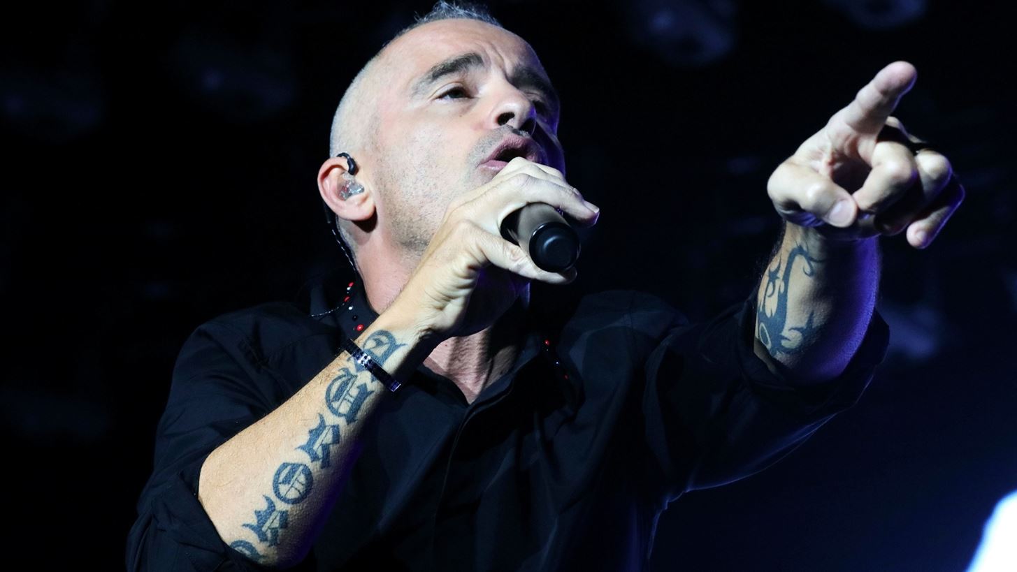 O Eros Ramazzotti &#x3AD;&#x3B3;&#x3B9;&#x3BD;&#x3B5; &#x3C0;&#x3B1;&#x3C0;&#x3C0;&#x3BF;&#x3CD;&#x3C2;