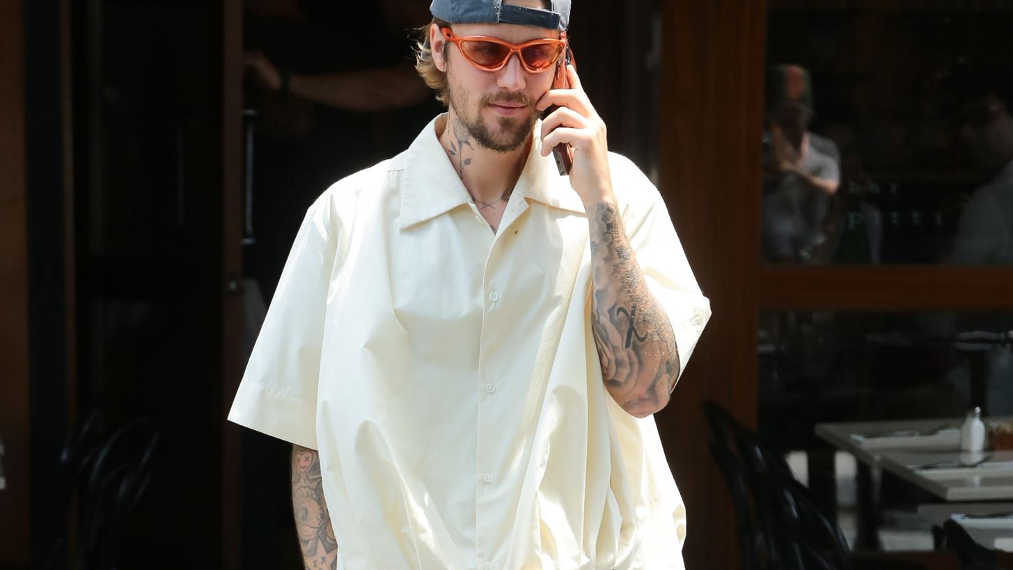 &#x39F; Justin Bieber &#x3B1;&#x3C0;&#x3B1;&#x3BD;&#x3C4;&#x3AC; &#x3C0;&#x3C1;&#x3CE;&#x3C4;&#x3B7; &#x3C6;&#x3BF;&#x3C1;&#x3AC; &#x3C3;&#x3C4;&#x3B9;&#x3C2; &#x3C6;&#x3AE;&#x3BC;&#x3B5;&#x3C2; &#x3B3;&#x3B9;&#x3B1; &#x3C7;&#x3C1;&#x3AE;&#x3C3;&#x3B7; &#x3BF;&#x3C5;&#x3C3;&#x3B9;&#x3CE;&#x3BD;
