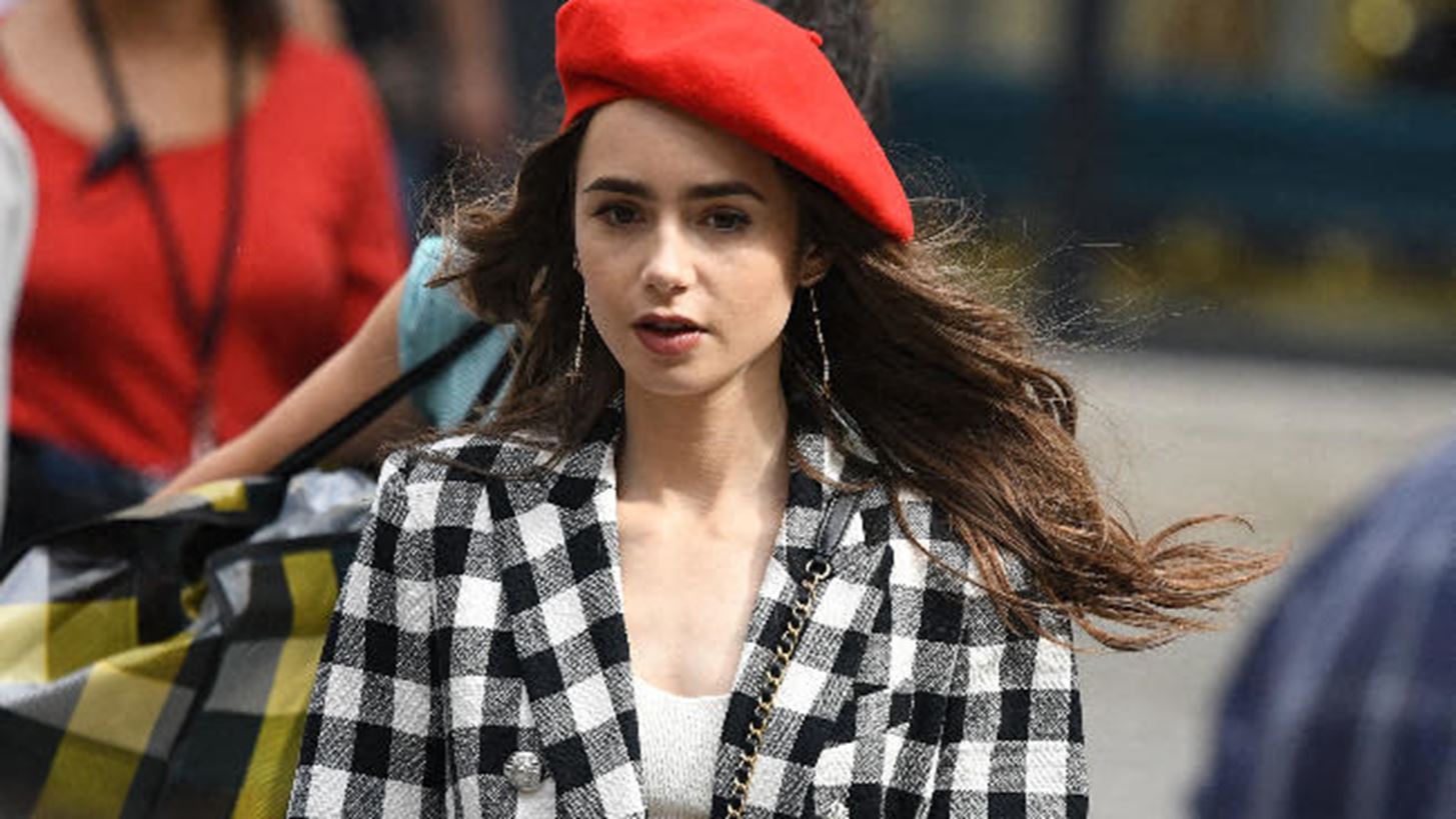 Emily in Paris 2 | &#x38C;&#x3BB;&#x3B1; &#x3CC;&#x3C3;&#x3B1; &#x3B3;&#x3BD;&#x3C9;&#x3C1;&#x3AF;&#x3B6;&#x3BF;&#x3C5;&#x3BC;&#x3B5; &#x3B3;&#x3B9;&#x3B1; &#x3C4;&#x3B7; &#x3BD;&#x3AD;&#x3B1; &#x3C3;&#x3B5;&#x3B6;&#x3CC;&#x3BD;