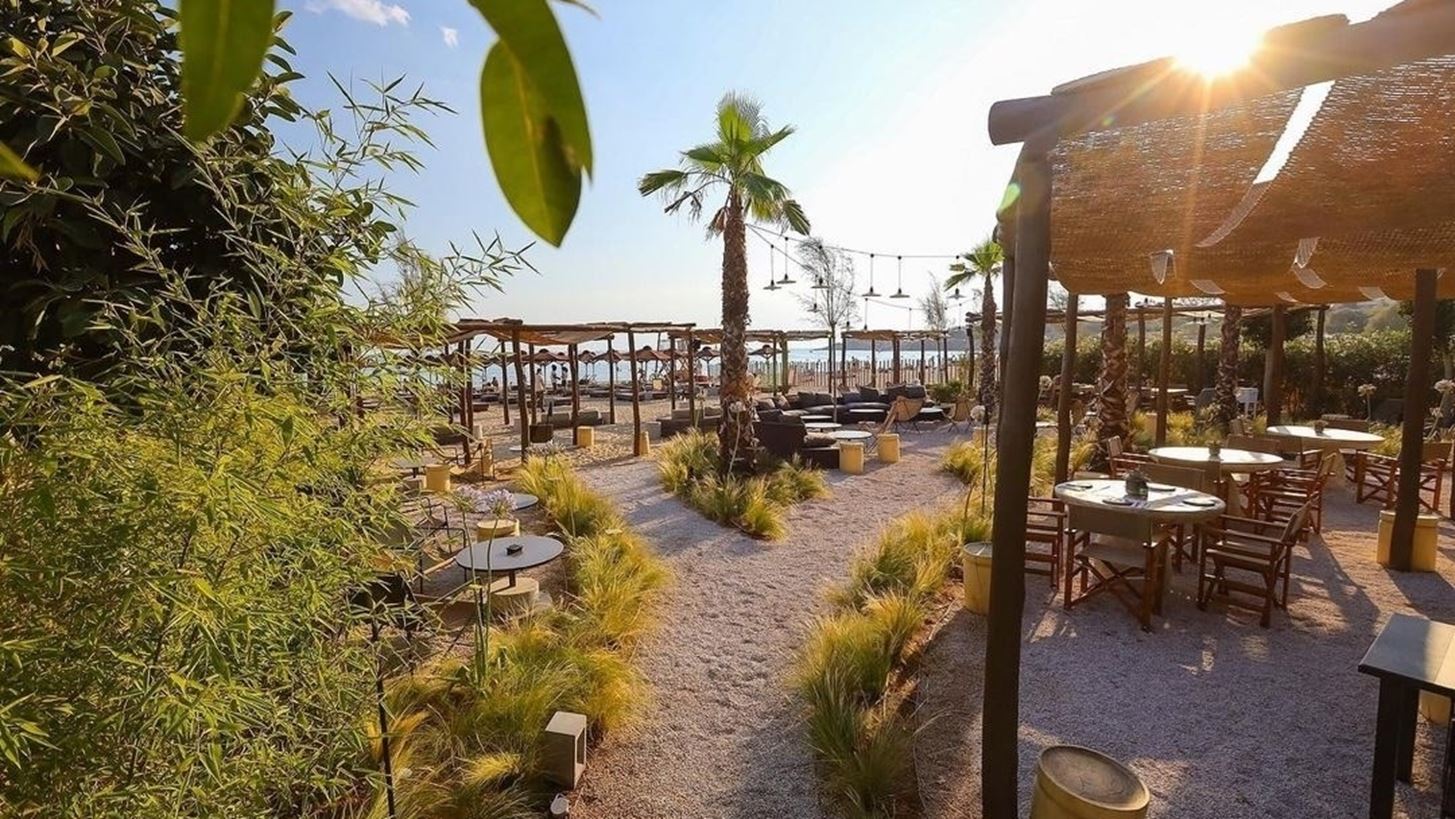 The C Beach Restaurant | &#x39C;&#x3AF;&#x3B1; &#x3C0;&#x3C1;&#x3B1;&#x3B3;&#x3BC;&#x3B1;&#x3C4;&#x3B9;&#x3BA;&#x3AE; &#x3CC;&#x3B1;&#x3C3;&#x3B7; &#x3C3;&#x3C4;&#x3B7;&#x3BD; &#x3C0;&#x3CC;&#x3BB;&#x3B7; &#x3BC;&#x3CC;&#x3BB;&#x3B9;&#x3C2; &#x3BC;&#x3B9;&#x3B1; &#x3B1;&#x3BD;&#x3AC;&#x3C3;&#x3B1; &#x3BC;&#x3B1;&#x3BA;&#x3C1;&#x3B9;&#x3AC;