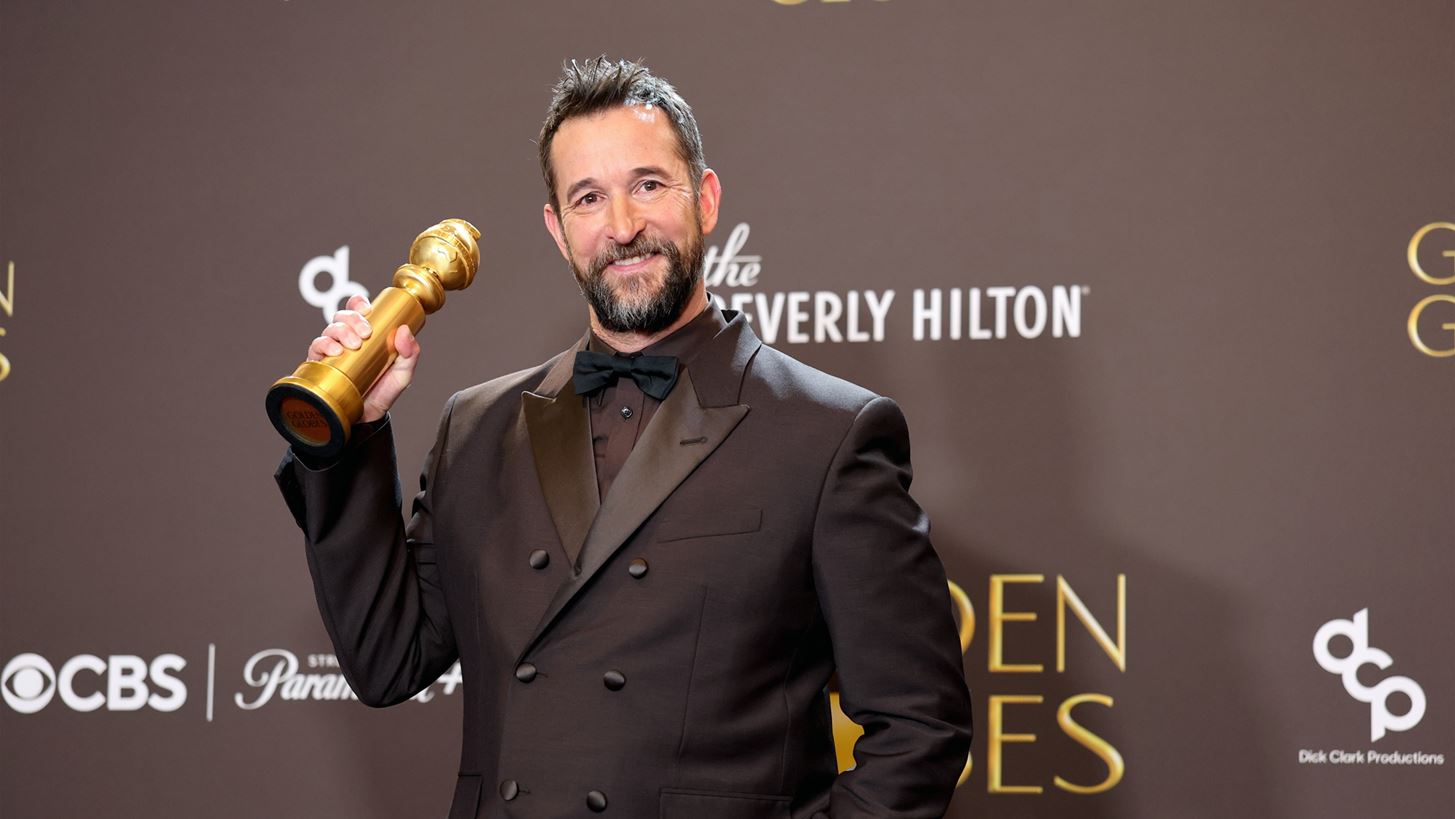 Noah Wyle |  Ο μεγάλος νικητής των Golden Globes &amp; η πιο γλυκιά στιγμή του που δεν ήταν πάνω στη σκηνή
