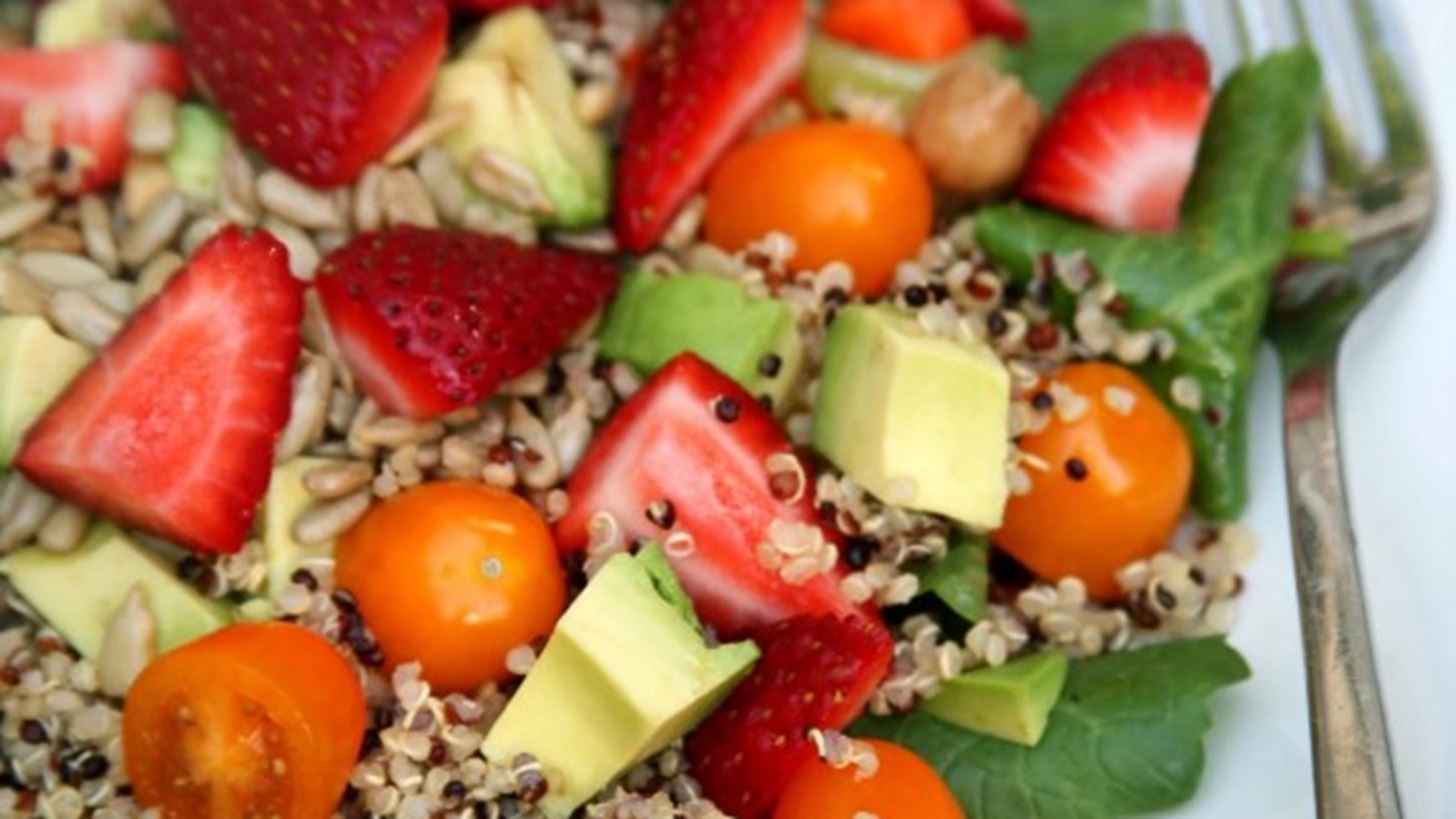 Πώς θα κάνεις πιο χορταστικές τις σαλάτες σου