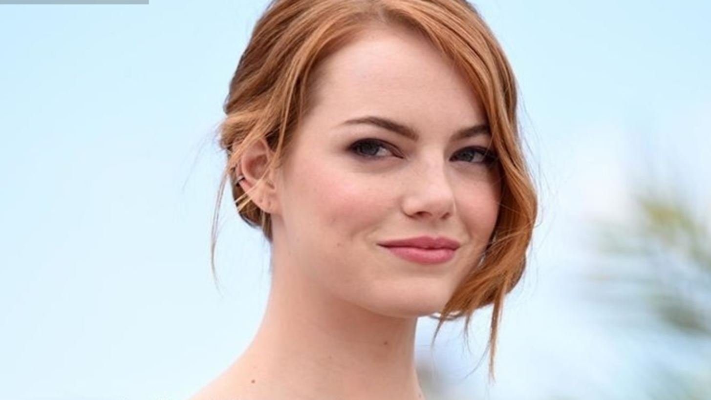 &#x397; Emma Stone &#x3BA;&#x3B1;&#x3C4;&#x3B1;&#x3BA;&#x3C4;&#x3AC; &#x3C4;&#x3BF; &#x394;&#x3B9;&#x3B5;&#x3B8;&#x3BD;&#x3AD;&#x3C2; &#x3A6;&#x3B5;&#x3C3;&#x3C4;&#x3B9;&#x3B2;&#x3AC;&#x3BB; &#x39A;&#x3B9;&#x3BD;&#x3B7;&#x3BC;&#x3B1;&#x3C4;&#x3BF;&#x3B3;&#x3C1;&#x3AC;&#x3C6;&#x3BF;&#x3C5; &#x3C4;&#x3BF;&#x3C5; Palm Springs &#x3BC;&#x3B5; &#x3C4;&#x3B7;&#x3BD; &#x3C4;&#x3B1;&#x3B9;&#x3BD;&#x3AF;&#x3B1; &#x3C4;&#x3BF;&#x3C5; &#x393;&#x3B9;&#x3CE;&#x3C1;&#x3B3;&#x3BF;&#x3C5; &#x39B;&#x3AC;&#x3BD;&#x3B8;&#x3B9;&#x3BC;&#x3BF;&#x3C5;