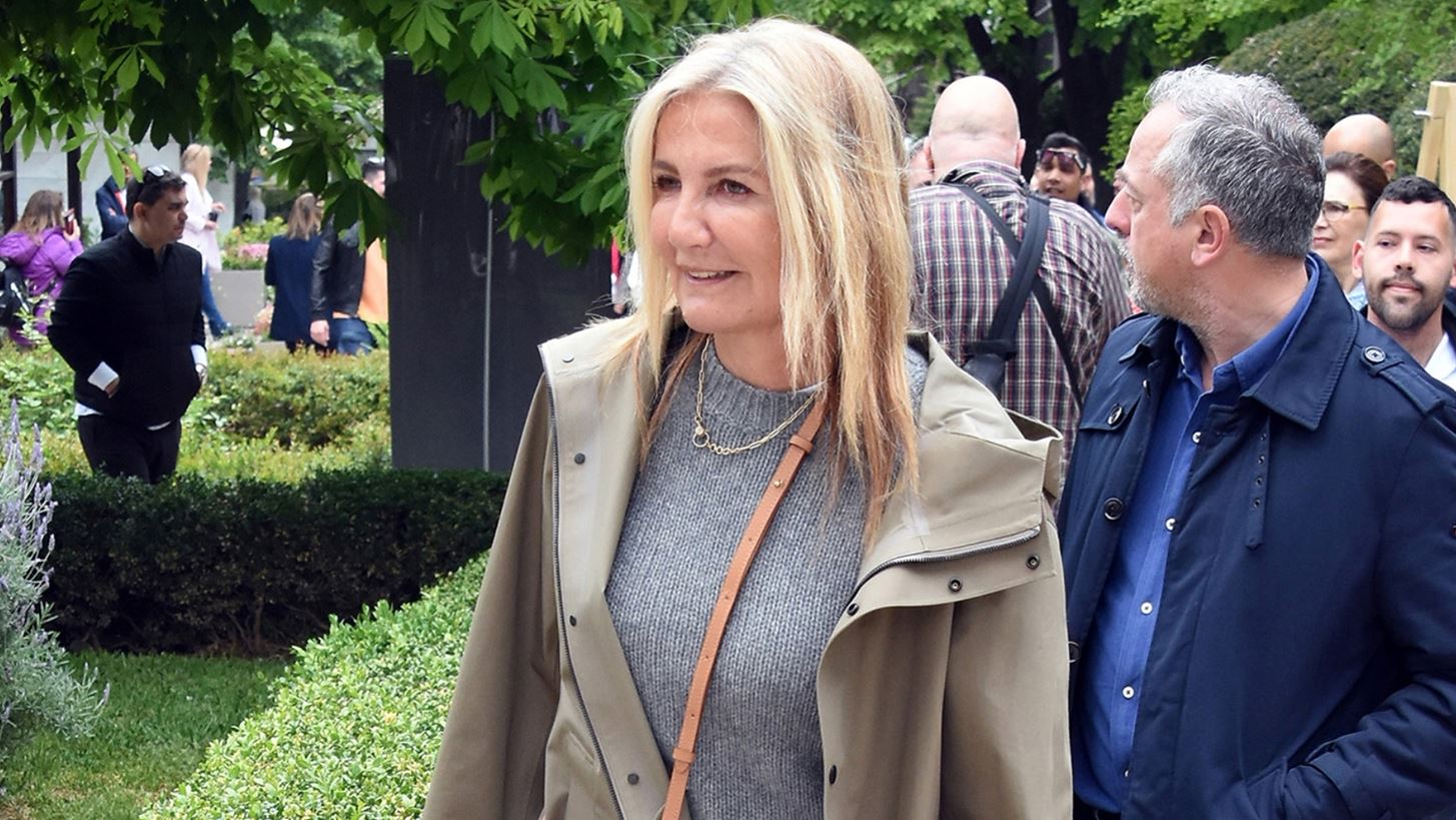 &#x3A4;&#x3BF; &#x3B1;&#x3BD;&#x3BF;&#x3B9;&#x3BE;&#x3B9;&#x3AC;&#x3C4;&#x3B9;&#x3BA;&#x3BF; casual look &#x3C4;&#x3B7;&#x3C2; &#x39C;&#x3B1;&#x3C1;&#x3AD;&#x3B2;&#x3B1;&#x3C2; &#x393;&#x3BA;&#x3C1;&#x3B1;&#x3BC;&#x3C0;&#x3CC;&#x3C6;&#x3C3;&#x3BA;&#x3B9;-&#x39C;&#x3B7;&#x3C4;&#x3C3;&#x3BF;&#x3C4;&#x3AC;&#x3BA;&#x3B7; &#x3BC;&#x3B5; &#x3C4;&#x3B1; items &#x3C0;&#x3BF;&#x3C5; &#x3BA;&#x3AC;&#x3B8;&#x3B5; &#x3B3;&#x3C5;&#x3BD;&#x3B1;&#x3AF;&#x3BA;&#x3B1; &#x3AD;&#x3C7;&#x3B5;&#x3B9; &#x3C3;&#x3C4;&#x3B7; &#x3C3;&#x3C5;&#x3BB;&#x3BB;&#x3BF;&#x3B3;&#x3AE; &#x3C4;&#x3B7;&#x3C2;