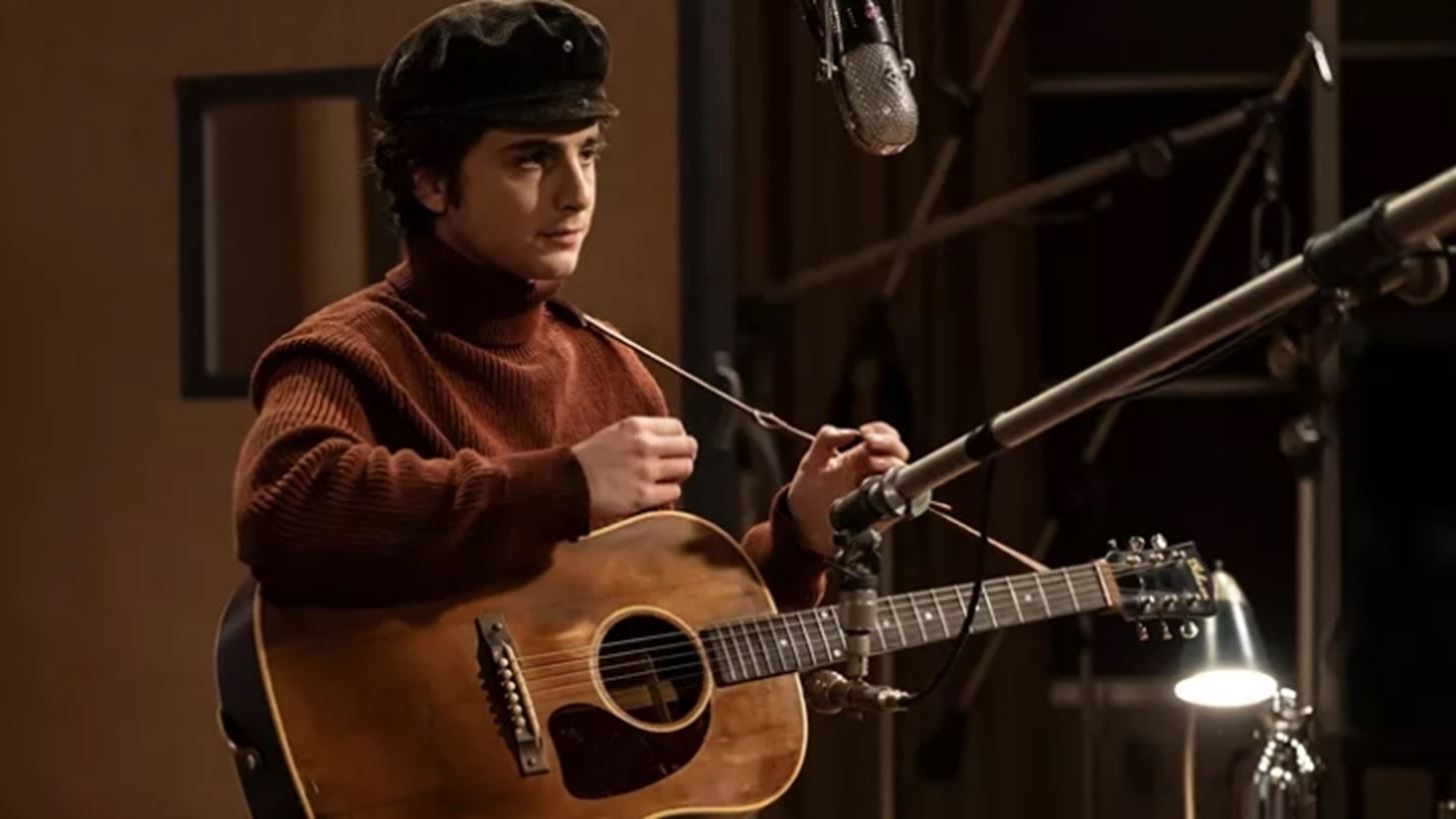 &#x3A3;&#x3C4;&#x3BF; &quot;Complete Unknown&quot; &#x3BF; Bob Dylan &#x3BC;&#x3B5;&#x3C4;&#x3B5;&#x3BD;&#x3C3;&#x3B1;&#x3C1;&#x3BA;&#x3CE;&#x3BD;&#x3B5;&#x3C4;&#x3B1;&#x3B9; &#x3C9;&#x3C2; Timoth&#xE9;e Chalamet