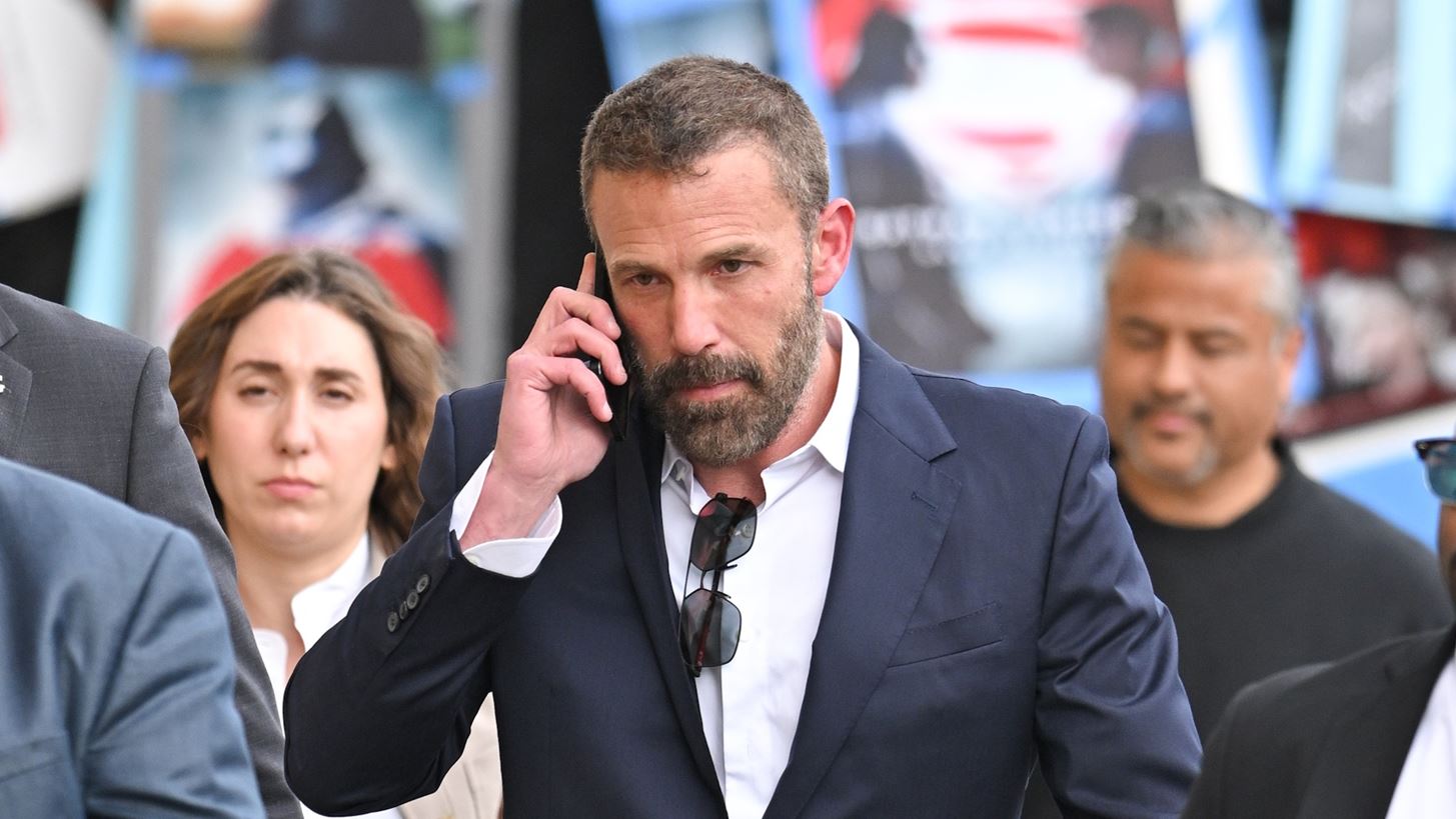 &quot;O Ben Affleck &#x3B5;&#x3AF;&#x3BD;&#x3B1;&#x3B9; &#x3BF; &#x3AC;&#x3BD;&#x3C4;&#x3C1;&#x3B1;&#x3C2; &#x3C0;&#x3BF;&#x3C5; &#x3C7;&#x3C1;&#x3B5;&#x3B9;&#x3AC;&#x3B6;&#x3BF;&#x3BC;&#x3B1;&#x3B9;!&quot;: &#x391;&#x3C5;&#x3C4;&#x3AE; &#x3B7; &#x3C0;&#x3BF;&#x3C0; &#x3C3;&#x3C4;&#x3B1;&#x3C1; &#x3C0;&#x3B9;&#x3C3;&#x3C4;&#x3B5;&#x3CD;&#x3B5;&#x3B9; &#x3CC;&#x3C4;&#x3B9; &#x3BF; &#x3C0;&#x3C1;&#x3CE;&#x3B7;&#x3BD; &#x3C4;&#x3B7;&#x3C2; Lopez &#x3B5;&#x3AF;&#x3BD;&#x3B1;&#x3B9; &#x3BF; &#x3B9;&#x3B4;&#x3B1;&#x3BD;&#x3B9;&#x3BA;&#x3CC;&#x3C2;