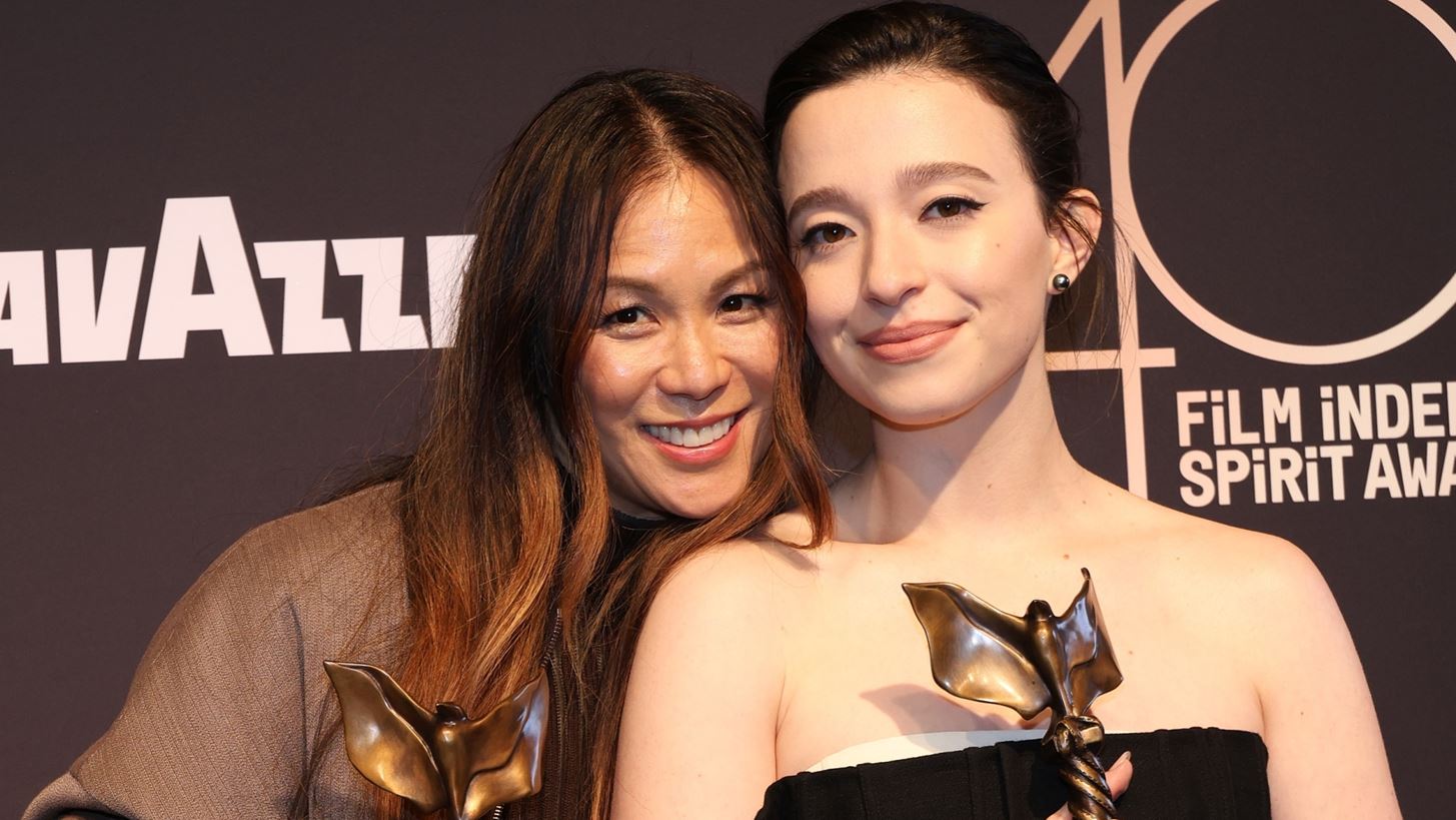 2025 Indepedent Spirit Awards | &#x3A0;&#x3BF;&#x3B9;&#x3B1; &#x3C4;&#x3B1;&#x3B9;&#x3BD;&#x3AF;&#x3B1; &#x3AD;&#x3C6;&#x3C5;&#x3B3;&#x3B5; &#x3BC;&#x3B5; 3 &#x3B2;&#x3C1;&#x3B1;&#x3B2;&#x3B5;&#x3AF;&#x3B1; &#x3BC;&#x3B1;&#x3B6;&#x3AF; &#x3BC;&#x3B5; &#x3B1;&#x3C5;&#x3C4;&#x3CC; &#x3C4;&#x3B7;&#x3C2; &#x3BA;&#x3B1;&#x3BB;&#x3CD;&#x3C4;&#x3B5;&#x3C1;&#x3B7;&#x3C2; &#x3C4;&#x3B1;&#x3B9;&#x3BD;&#x3AF;&#x3B1;&#x3C2;;