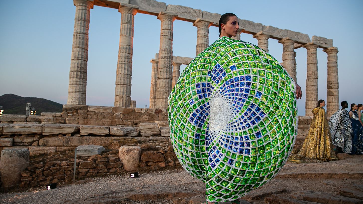 H Mary Katrantzou &#x3BB;&#x3B1;&#x3BD;&#x3C3;&#x3AC;&#x3C1;&#x3B5;&#x3B9; &#x3C3;&#x3B5;&#x3B9;&#x3C1;&#x3AC; &#x3BC;&#x3B5; &#x3C3;&#x3B5;&#x3C1;&#x3B2;&#x3AF;&#x3C4;&#x3C3;&#x3B9;&#x3B1; - &#x388;&#x3C7;&#x3BF;&#x3C5;&#x3BD; &#x3C4;&#x3B1; &#x3C5;&#x3C0;&#x3AD;&#x3C1;&#x3BF;&#x3C7;&#x3B1; &#x3C7;&#x3B1;&#x3C1;&#x3B1;&#x3BA;&#x3C4;&#x3B7;&#x3C1;&#x3B9;&#x3C3;&#x3C4;&#x3B9;&#x3BA;&#x3AC; &#x3C4;&#x3B7;&#x3C2; &#x3BC;&#x3BF;&#x3C4;&#x3AF;&#x3B2;&#x3B1;