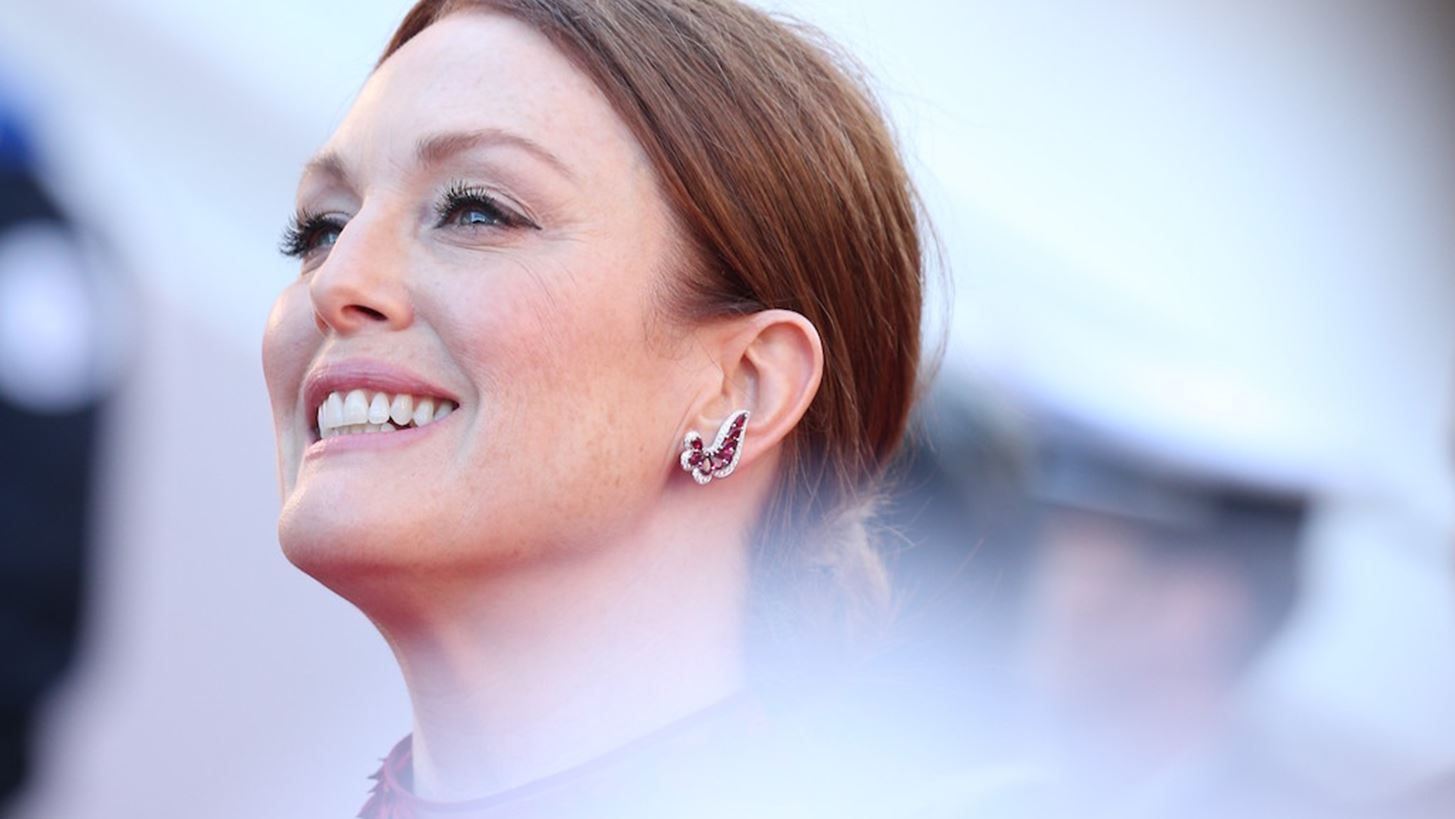 &#x397; Chopard &#x3AD;&#x3B4;&#x3C9;&#x3C3;&#x3B5; &#x3CC;&#x3BB;&#x3B7; &#x3C4;&#x3B7;&#x3BD; &#x3B1;&#x3C0;&#x3B1;&#x3C1;&#x3B1;&#x3AF;&#x3C4;&#x3B7;&#x3C4;&#x3B7; &#x3BB;&#x3AC;&#x3BC;&#x3C8;&#x3B7; &#x3C3;&#x3C4;&#x3B9;&#x3C2; &#x39A;&#x3AC;&#x3BD;&#x3BD;&#x3B5;&#x3C2; - &#x3BA;&#x3B1;&#x3B9; &#x3BB;&#x3AF;&#x3B3;&#x3B7; &#x3C0;&#x3B1;&#x3C1;&#x3B1;&#x3C0;&#x3AC;&#x3BD;&#x3C9;!