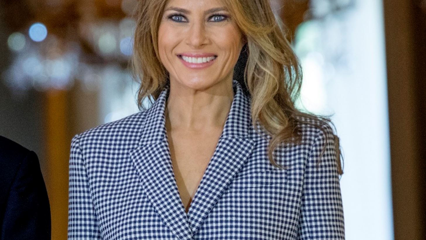&#x397; chic &#x3B5;&#x3BC;&#x3C6;&#x3AC;&#x3BD;&#x3B9;&#x3C3;&#x3B7; &#x3C4;&#x3B7;&#x3C2; Melania Trump &#x3C3;&#x3C4;&#x3BF; &#x3C0;&#x3B1;&#x3BB;&#x3AC;&#x3C4;&#x3B9; &#x3C4;&#x3BF;&#x3C5; Buckingham