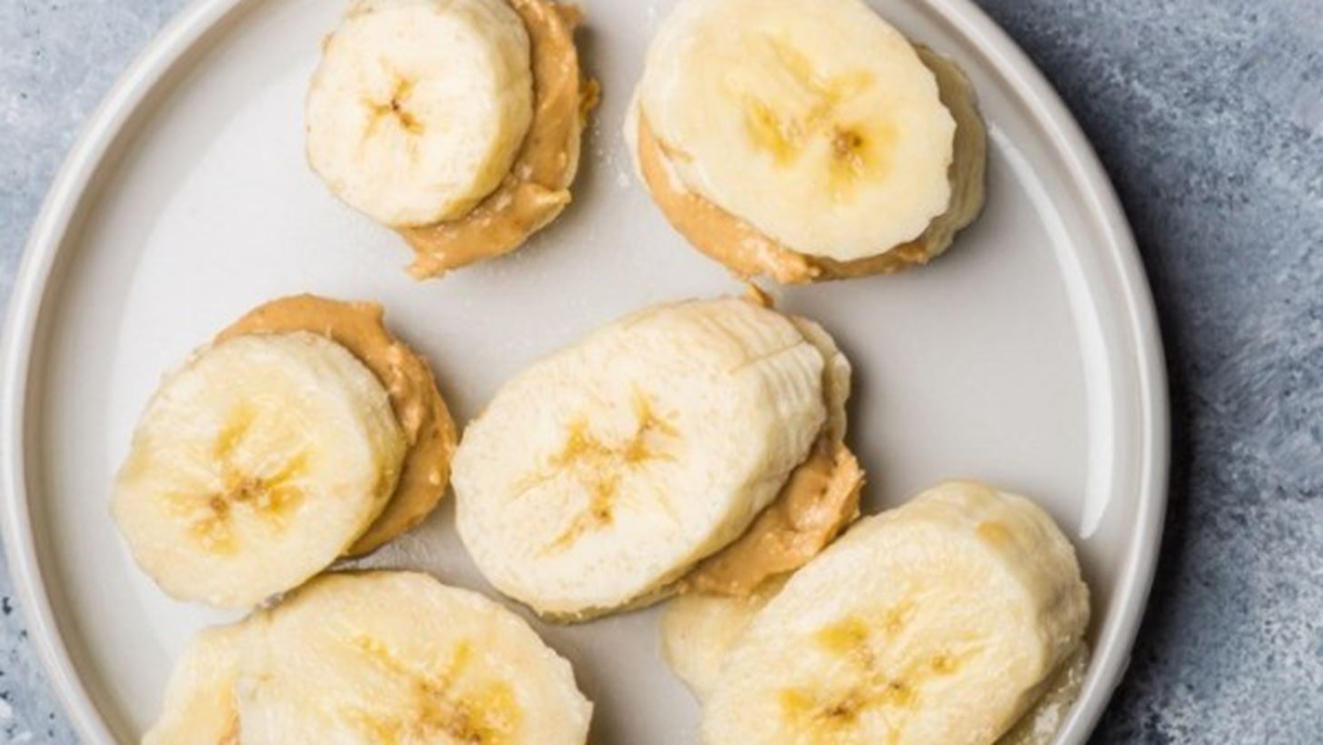 Σνακ πριν την προπόνηση: Πώς σε βοηθά να χάσεις βάρος χωρίς να κάνεις δίαιτα