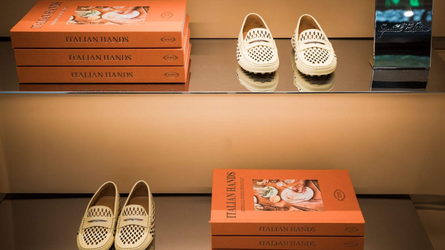 &#x397; Tod&#x2019;s &#x3B3;&#x3B9;&#x3BF;&#x3C1;&#x3C4;&#x3AC;&#x3B6;&#x3B5;&#x3B9; &#x3C4;&#x3B7;&#x3BD; &#x3B1;&#x3C5;&#x3B8;&#x3B5;&#x3BD;&#x3C4;&#x3AF;&#x3B1; &#x3C4;&#x3B7;&#x3C2;  &#x3B9;&#x3C4;&#x3B1;&#x3BB;&#x3B9;&#x3BA;&#x3AE;&#x3C2; &#x3B4;&#x3B5;&#x3BE;&#x3B9;&#x3BF;&#x3C4;&#x3B5;&#x3C7;&#x3BD;&#x3AF;&#x3B1;&#x3C2; &#x3BC;&#x3B5; &#x3AD;&#x3BD;&#x3B1; &#x3B2;&#x3B9;&#x3B2;&#x3BB;&#x3AF;&#x3BF;